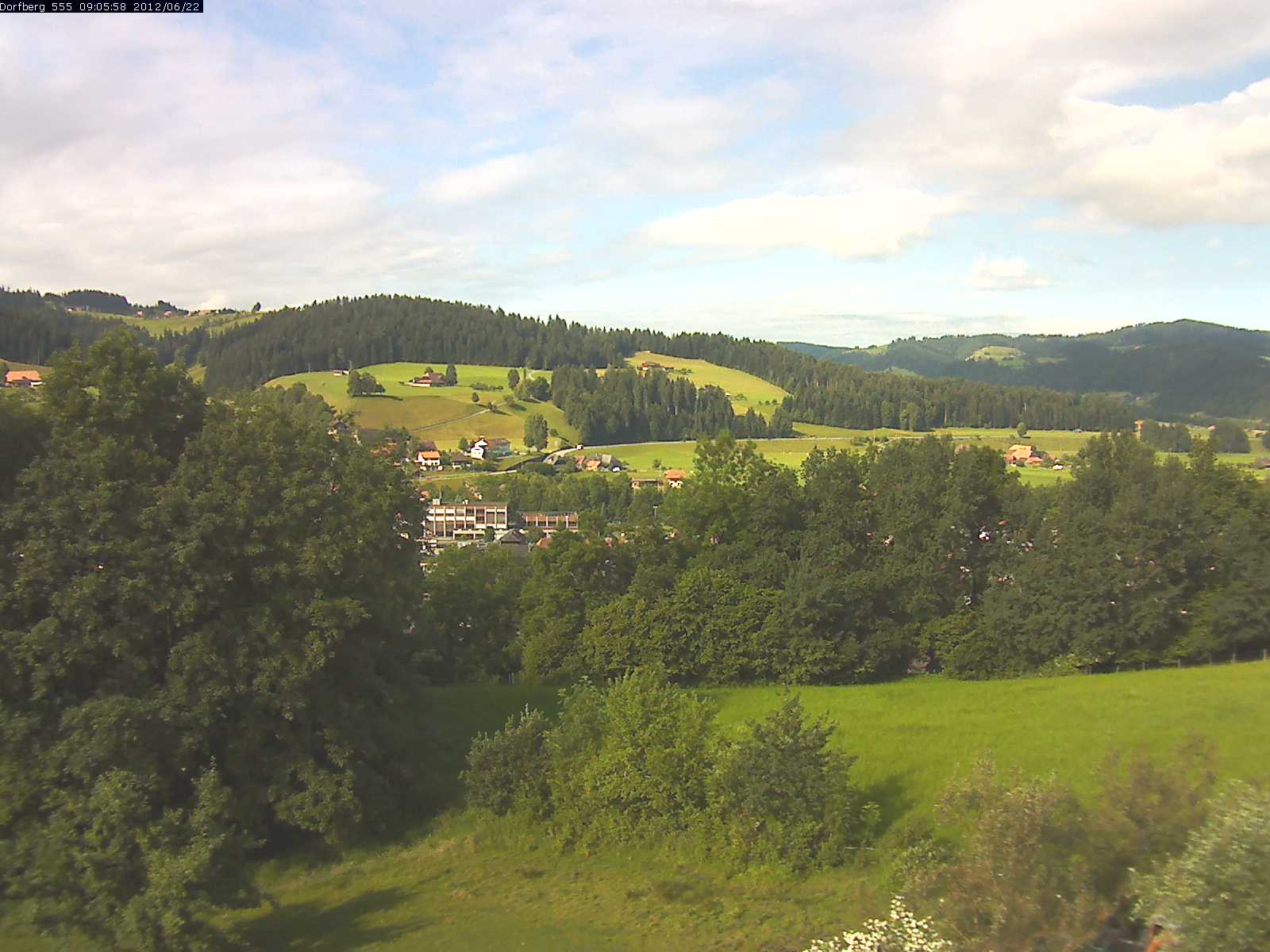 Webcam-Bild: Aussicht vom Dorfberg in Langnau 20120622-090600