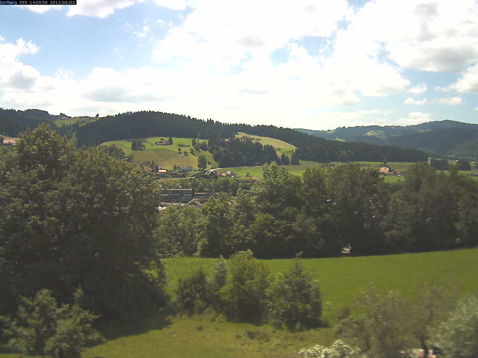 Webcam-Bild: Aussicht vom Dorfberg in Langnau 20120622-140600