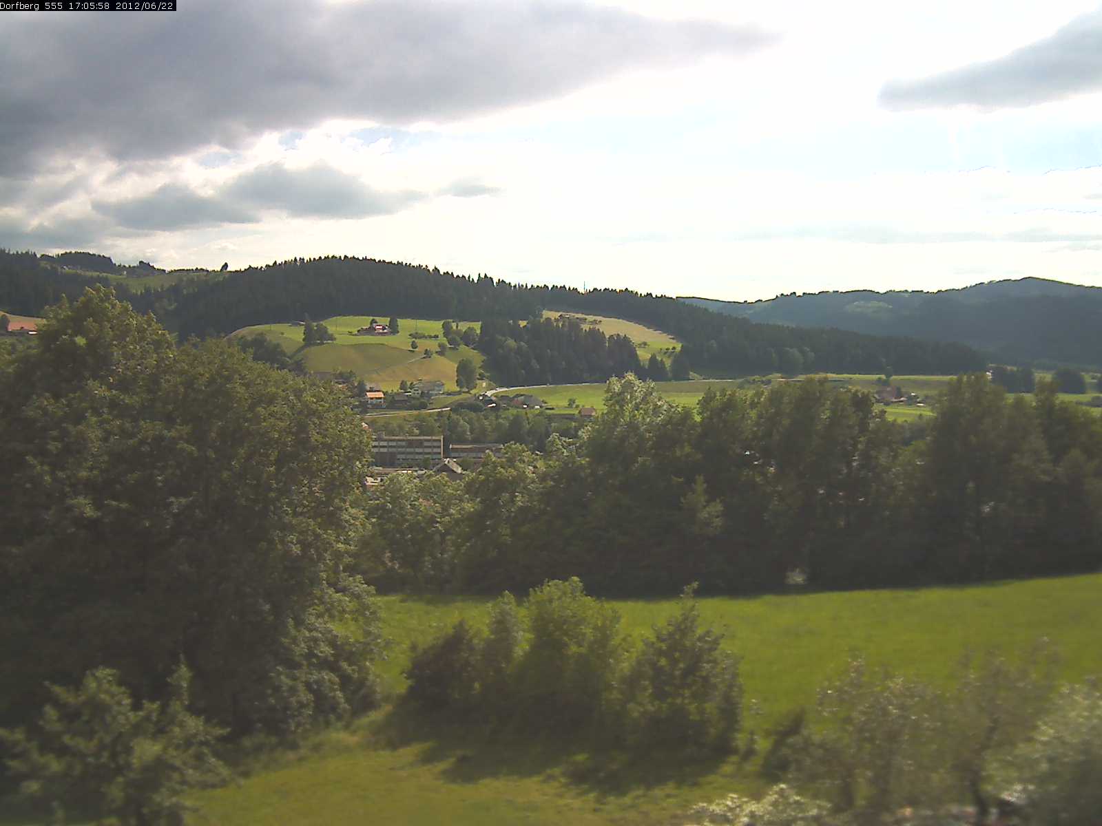 Webcam-Bild: Aussicht vom Dorfberg in Langnau 20120622-170600