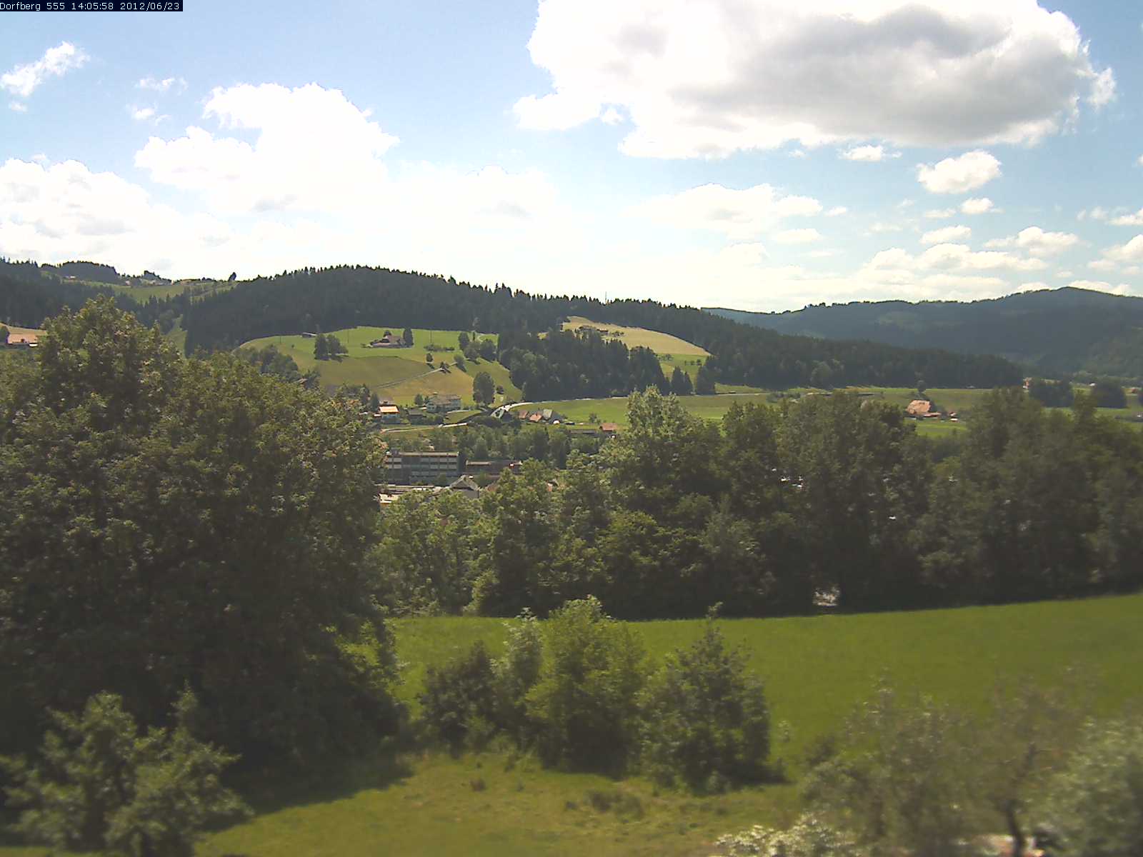Webcam-Bild: Aussicht vom Dorfberg in Langnau 20120623-140600