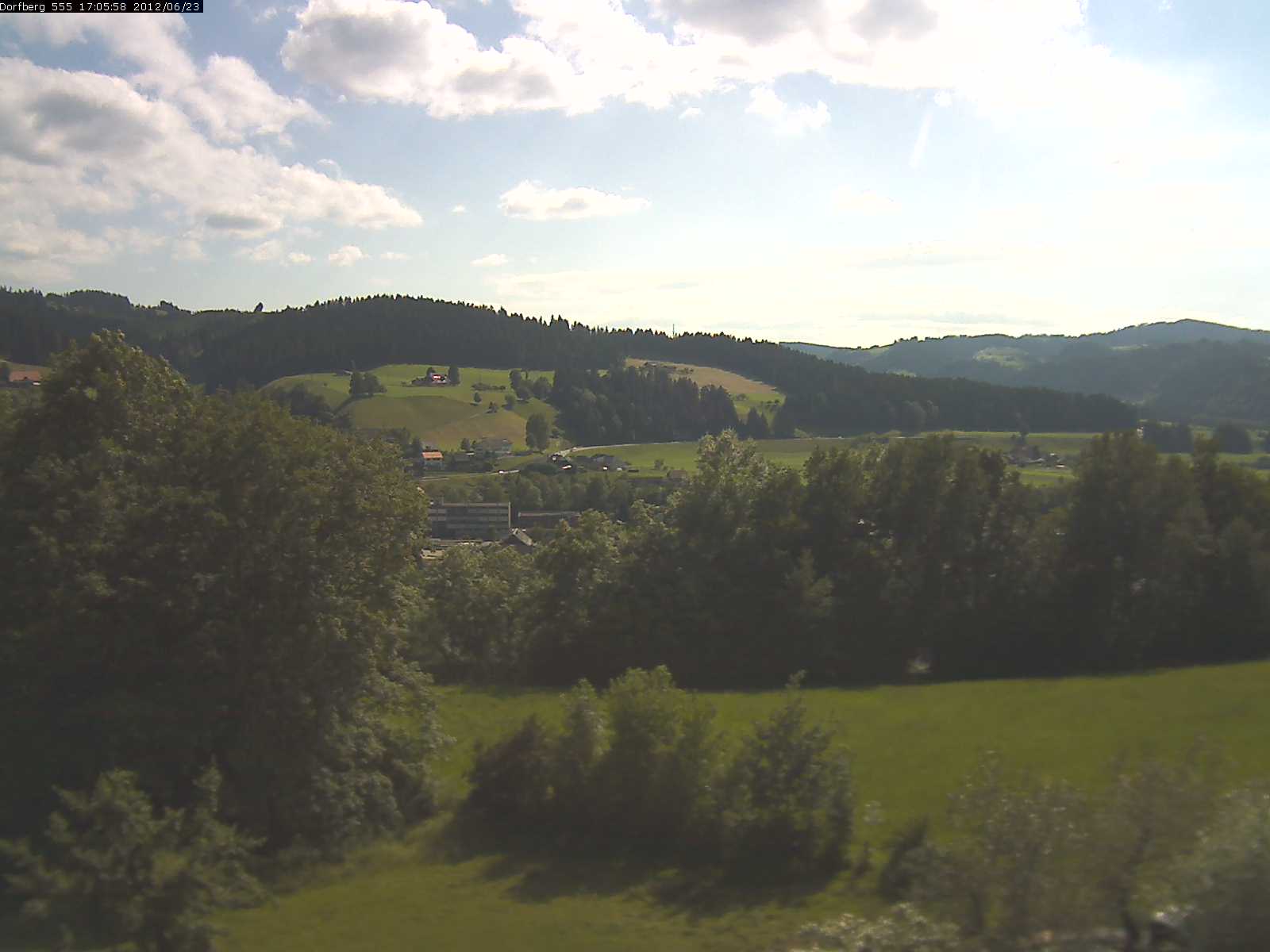 Webcam-Bild: Aussicht vom Dorfberg in Langnau 20120623-170600