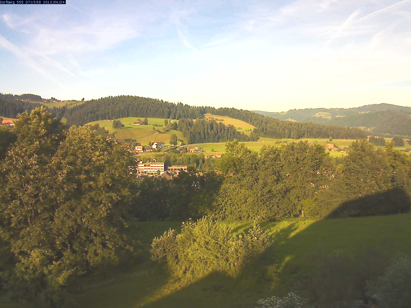 Webcam-Bild: Aussicht vom Dorfberg in Langnau 20120624-071600