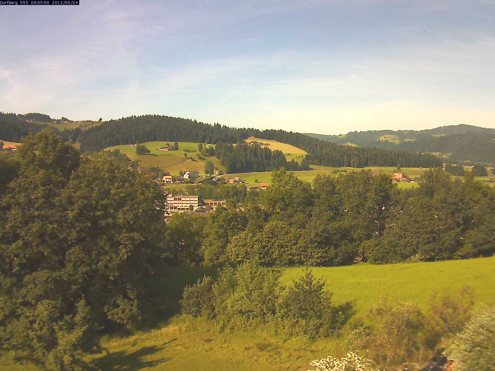 Webcam-Bild: Aussicht vom Dorfberg in Langnau 20120624-090600