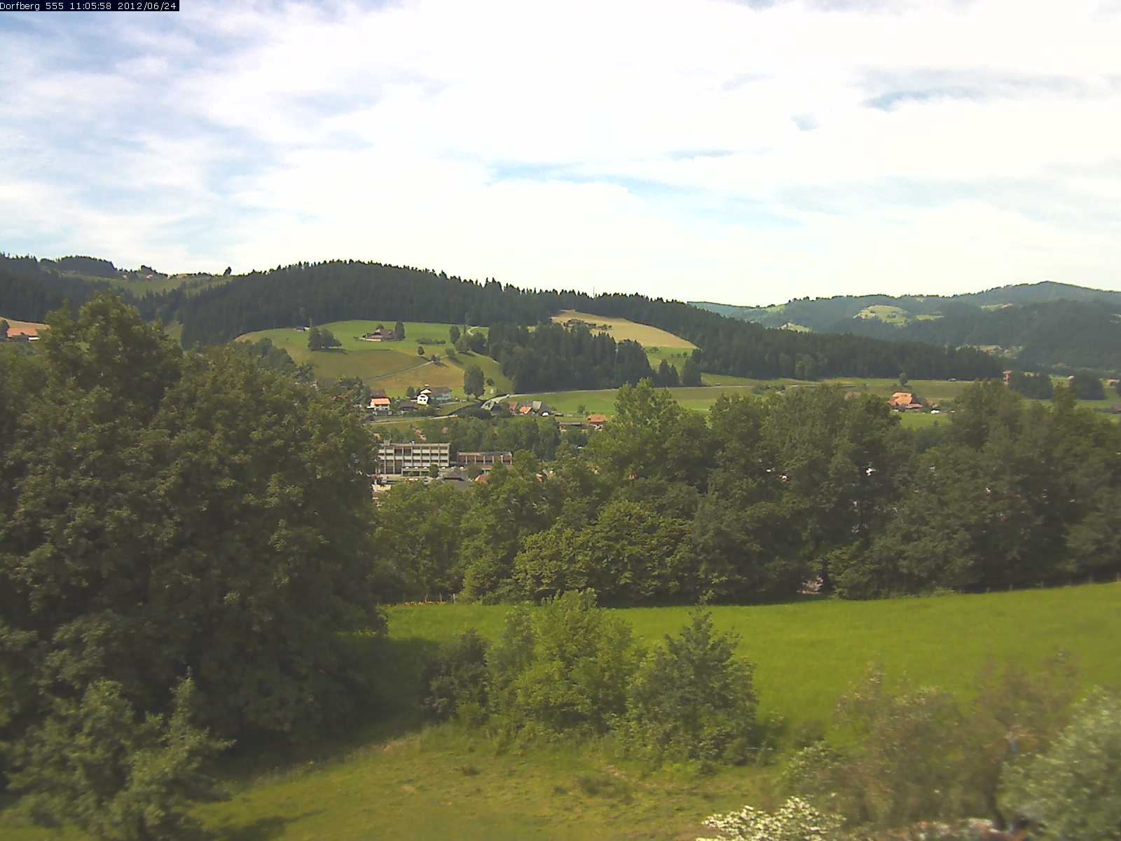 Webcam-Bild: Aussicht vom Dorfberg in Langnau 20120624-110600