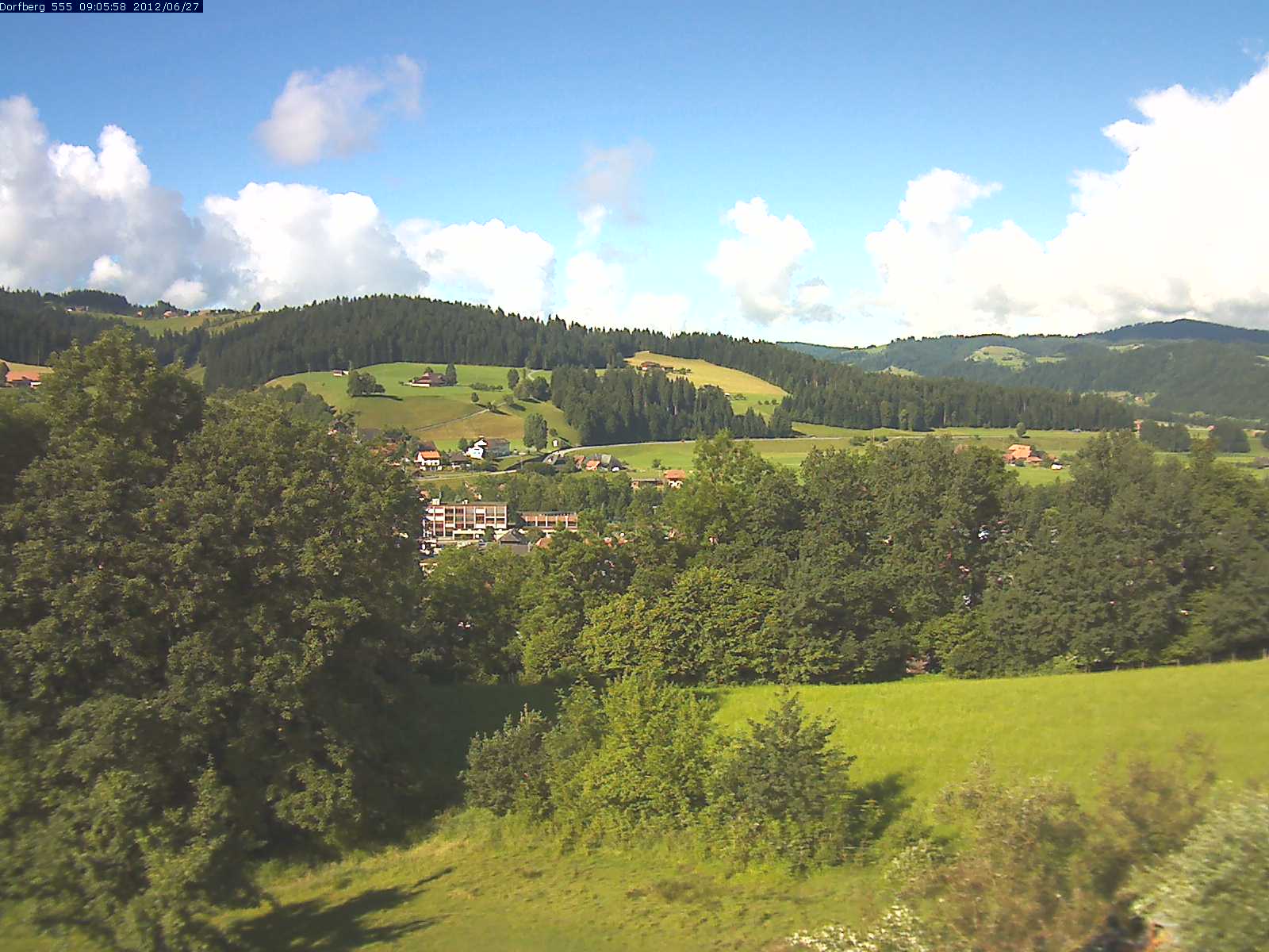 Webcam-Bild: Aussicht vom Dorfberg in Langnau 20120627-090600