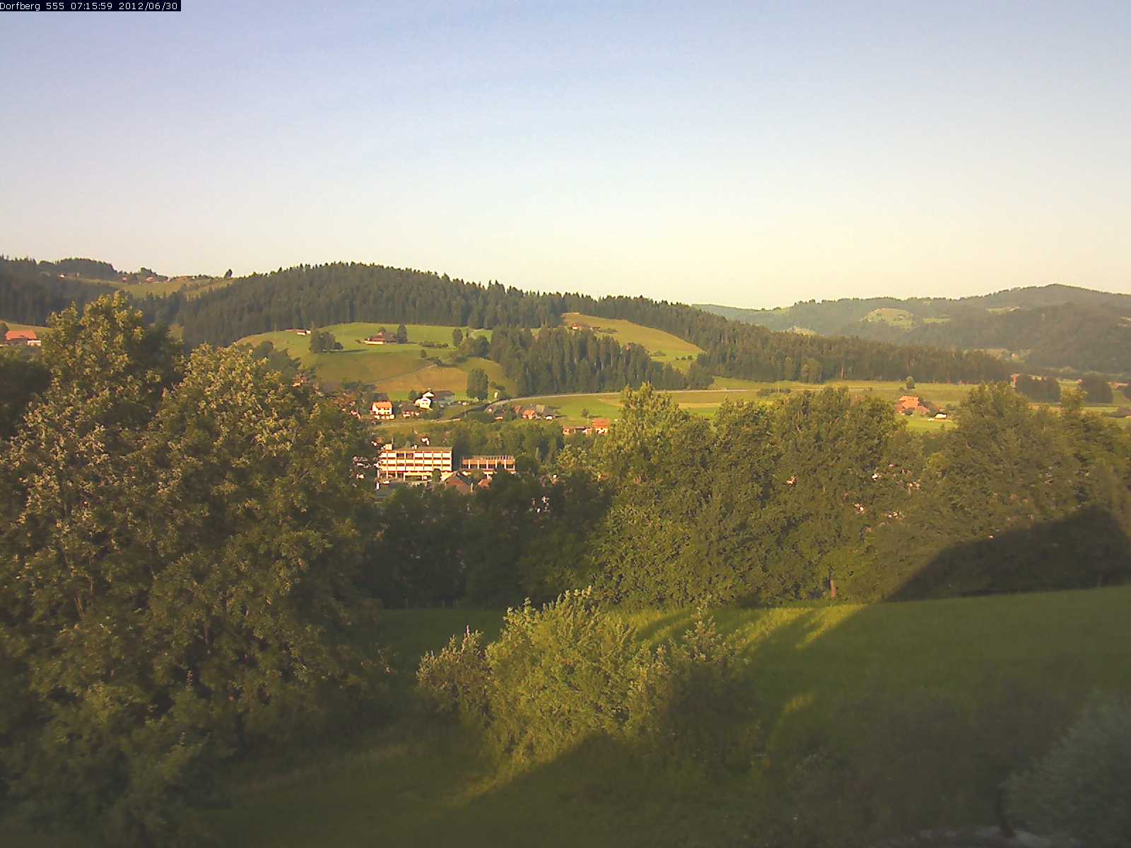 Webcam-Bild: Aussicht vom Dorfberg in Langnau 20120630-071600