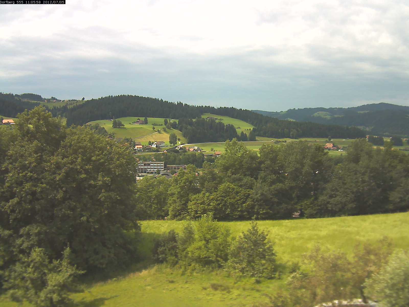 Webcam-Bild: Aussicht vom Dorfberg in Langnau 20120705-110600