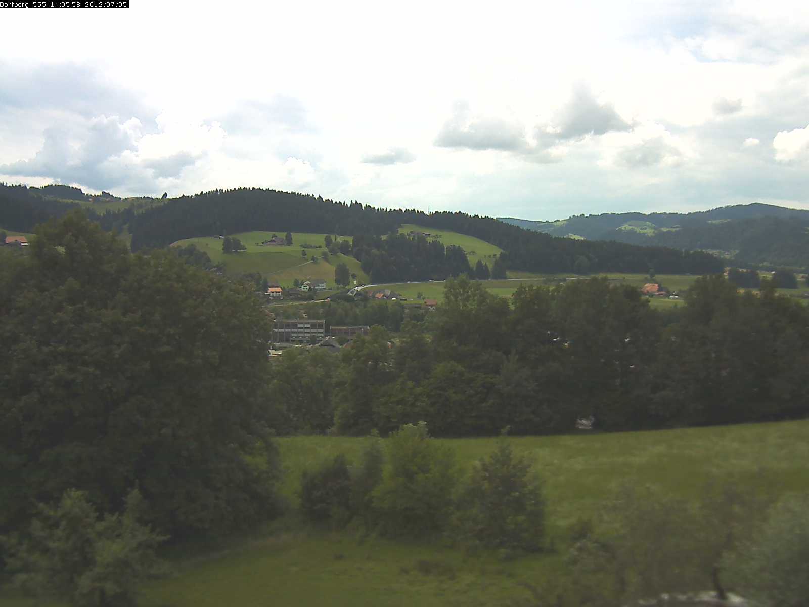 Webcam-Bild: Aussicht vom Dorfberg in Langnau 20120705-140600