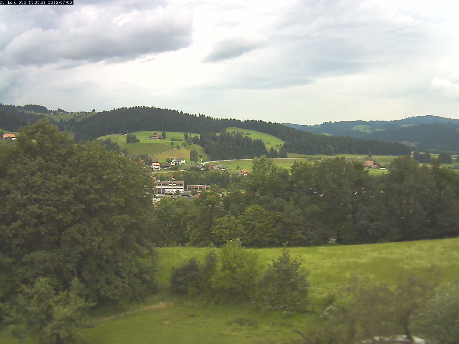 Webcam-Bild: Aussicht vom Dorfberg in Langnau 20120705-150600