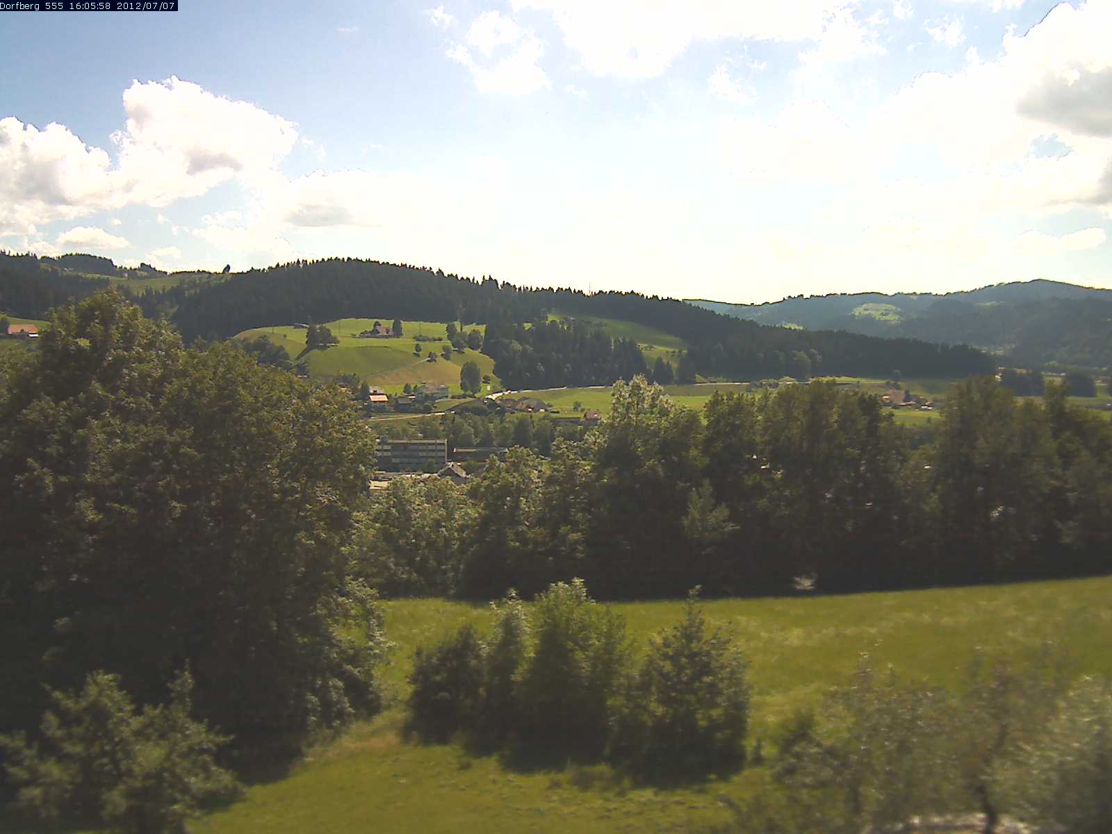 Webcam-Bild: Aussicht vom Dorfberg in Langnau 20120707-160600
