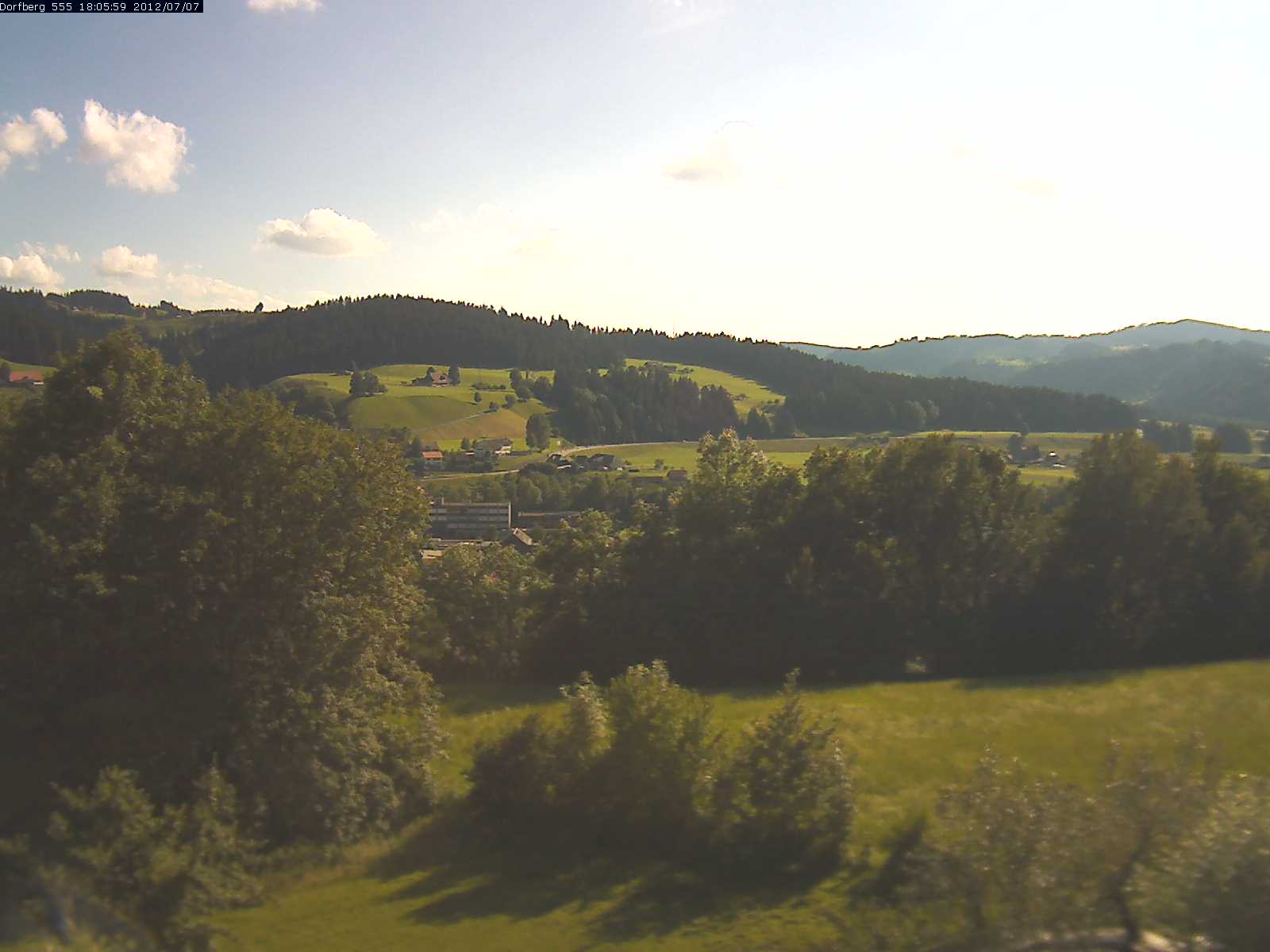 Webcam-Bild: Aussicht vom Dorfberg in Langnau 20120707-180600