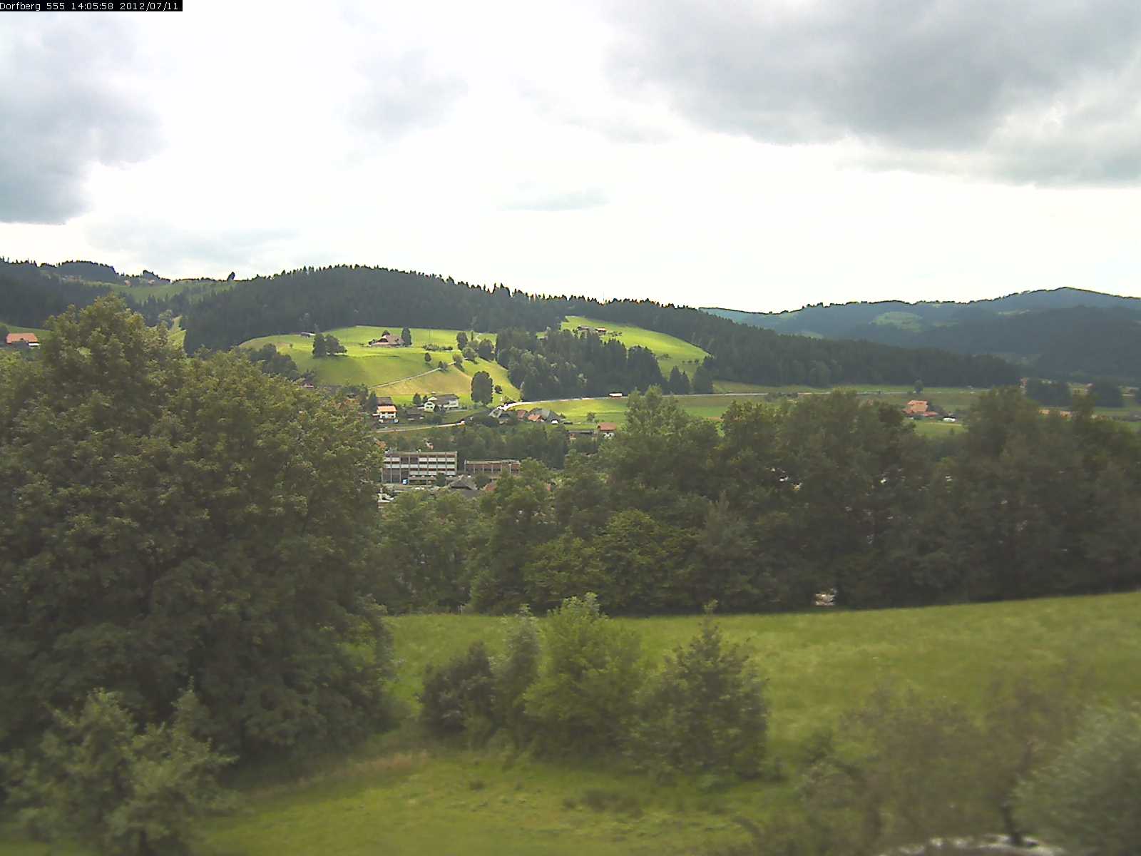 Webcam-Bild: Aussicht vom Dorfberg in Langnau 20120711-140600