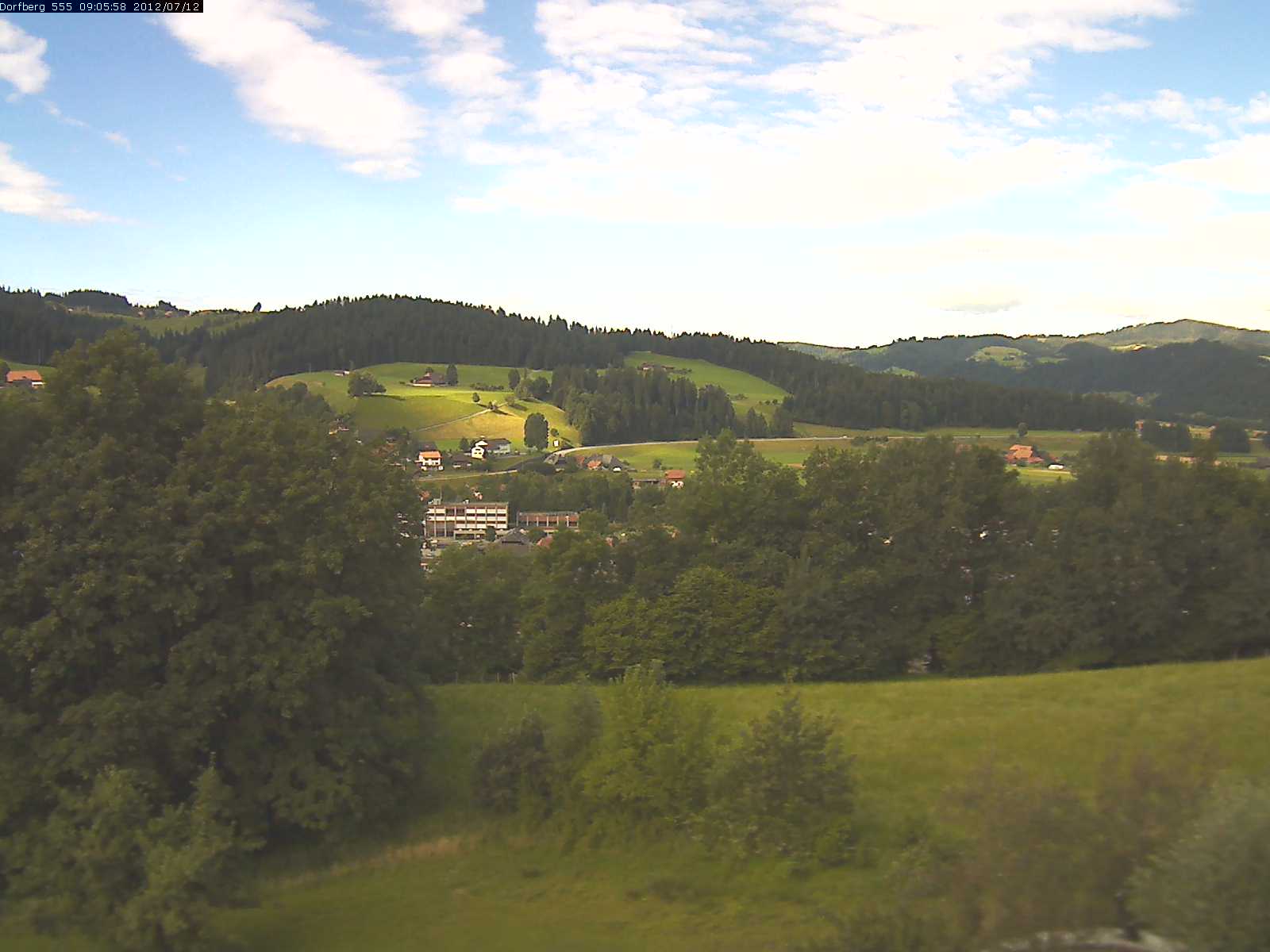 Webcam-Bild: Aussicht vom Dorfberg in Langnau 20120712-090600
