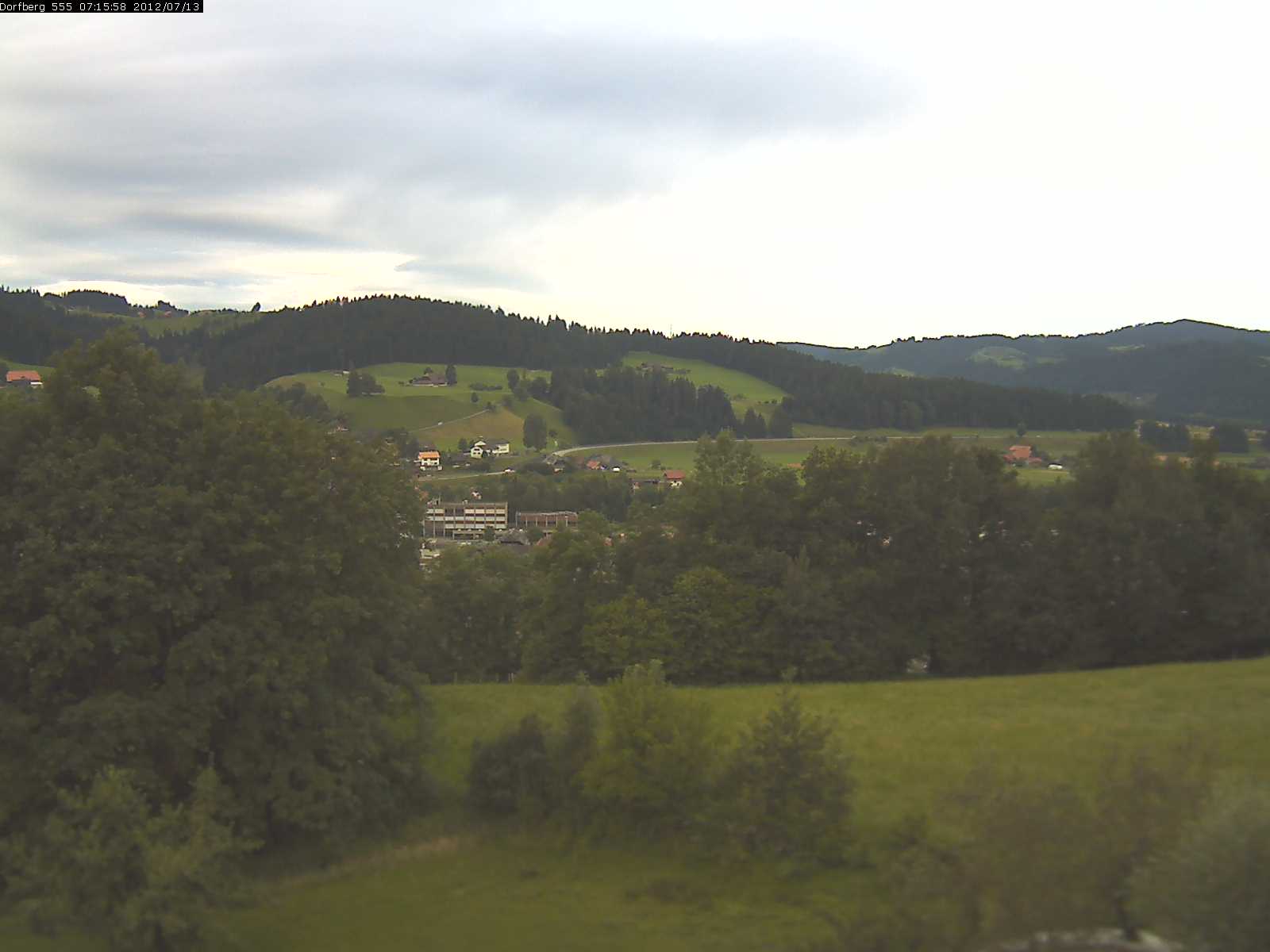 Webcam-Bild: Aussicht vom Dorfberg in Langnau 20120713-071600