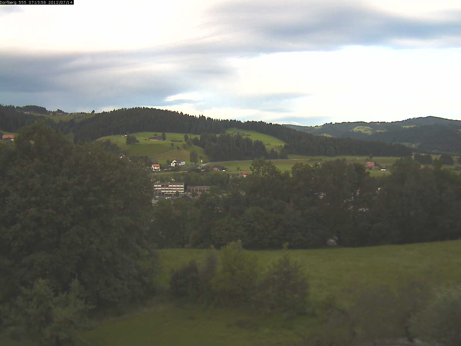 Webcam-Bild: Aussicht vom Dorfberg in Langnau 20120714-071600