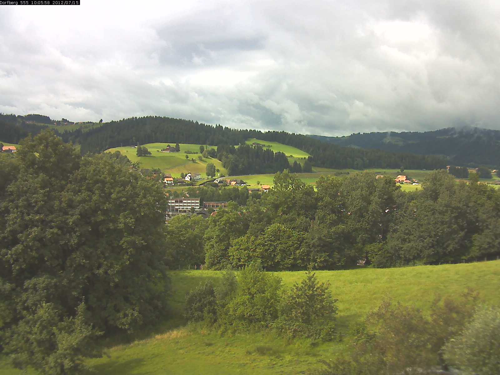 Webcam-Bild: Aussicht vom Dorfberg in Langnau 20120715-100600