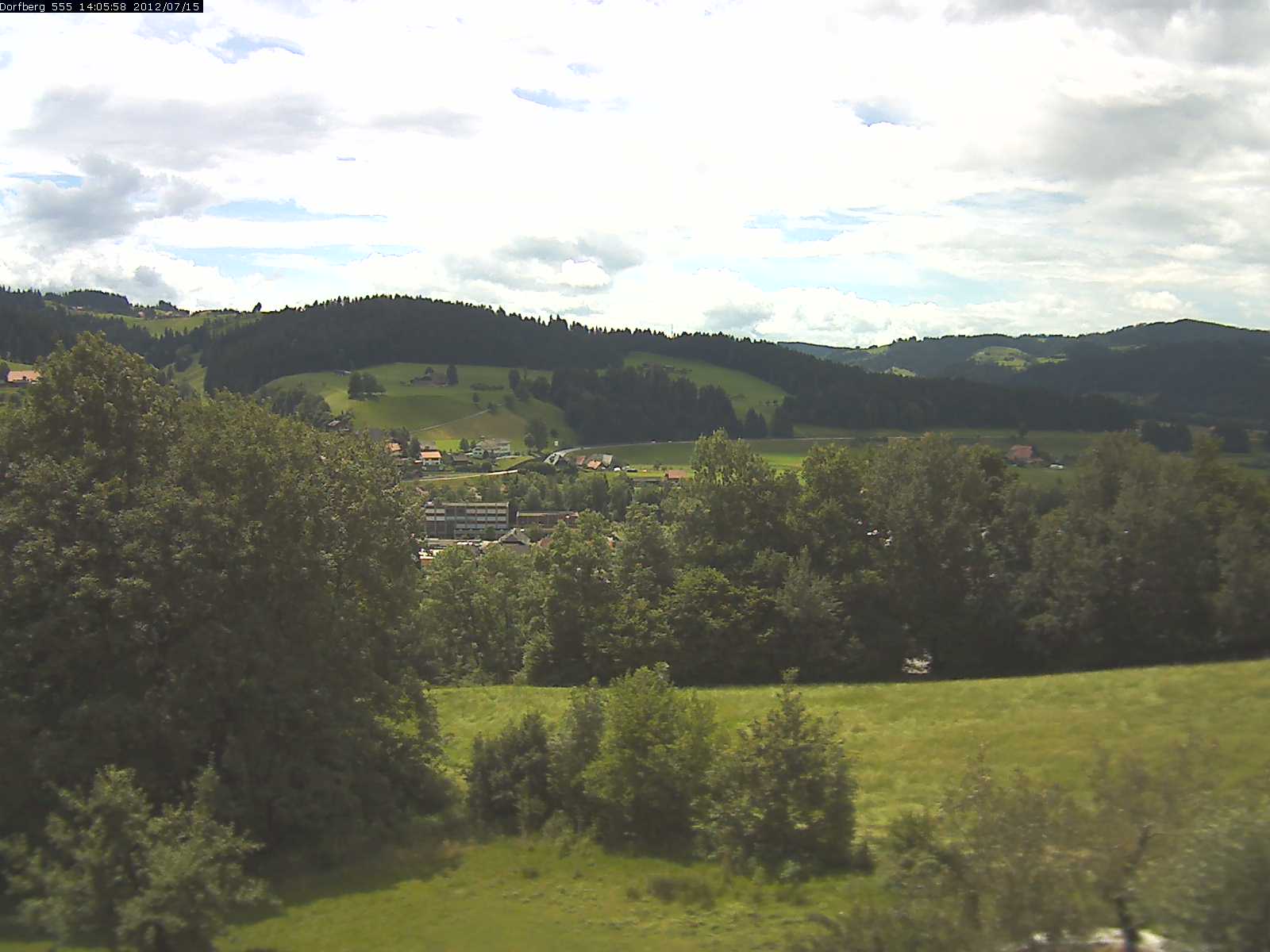 Webcam-Bild: Aussicht vom Dorfberg in Langnau 20120715-140600