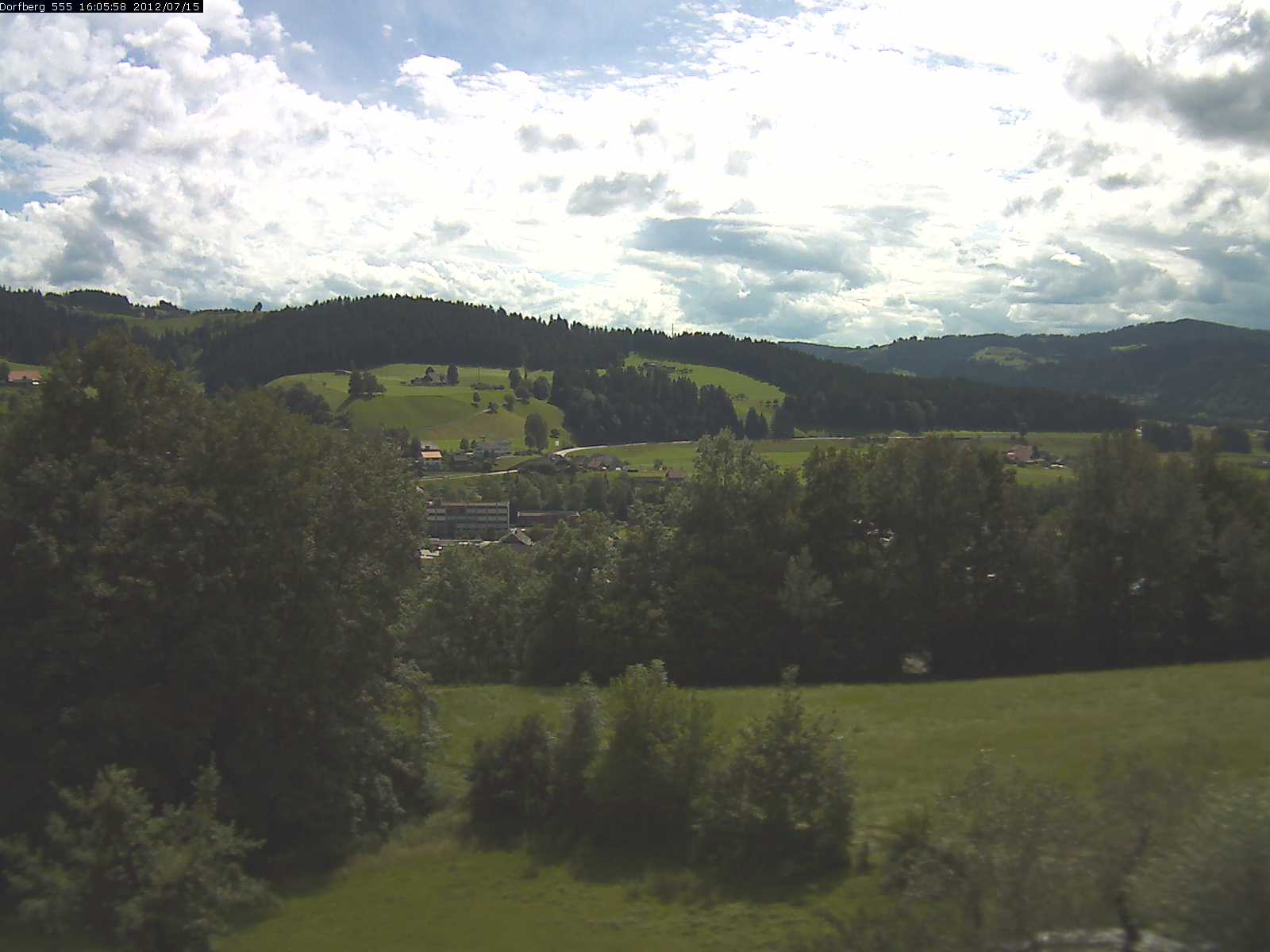 Webcam-Bild: Aussicht vom Dorfberg in Langnau 20120715-160600