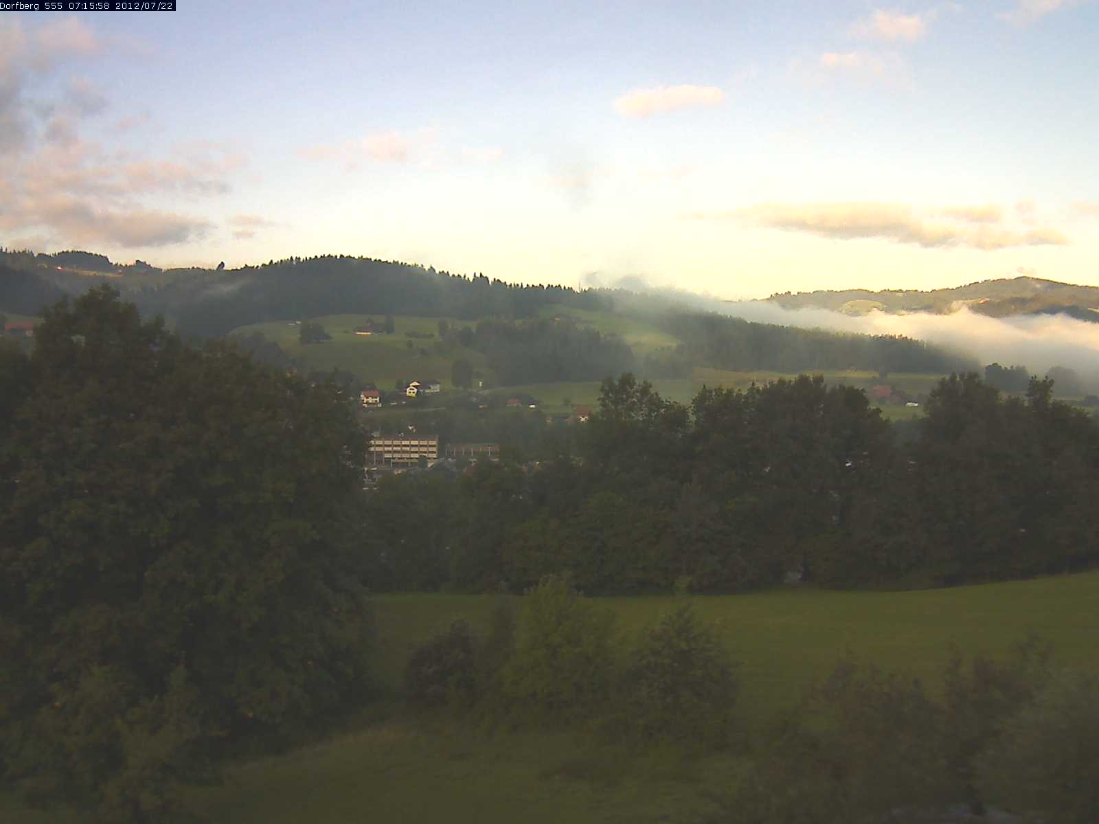 Webcam-Bild: Aussicht vom Dorfberg in Langnau 20120722-071600