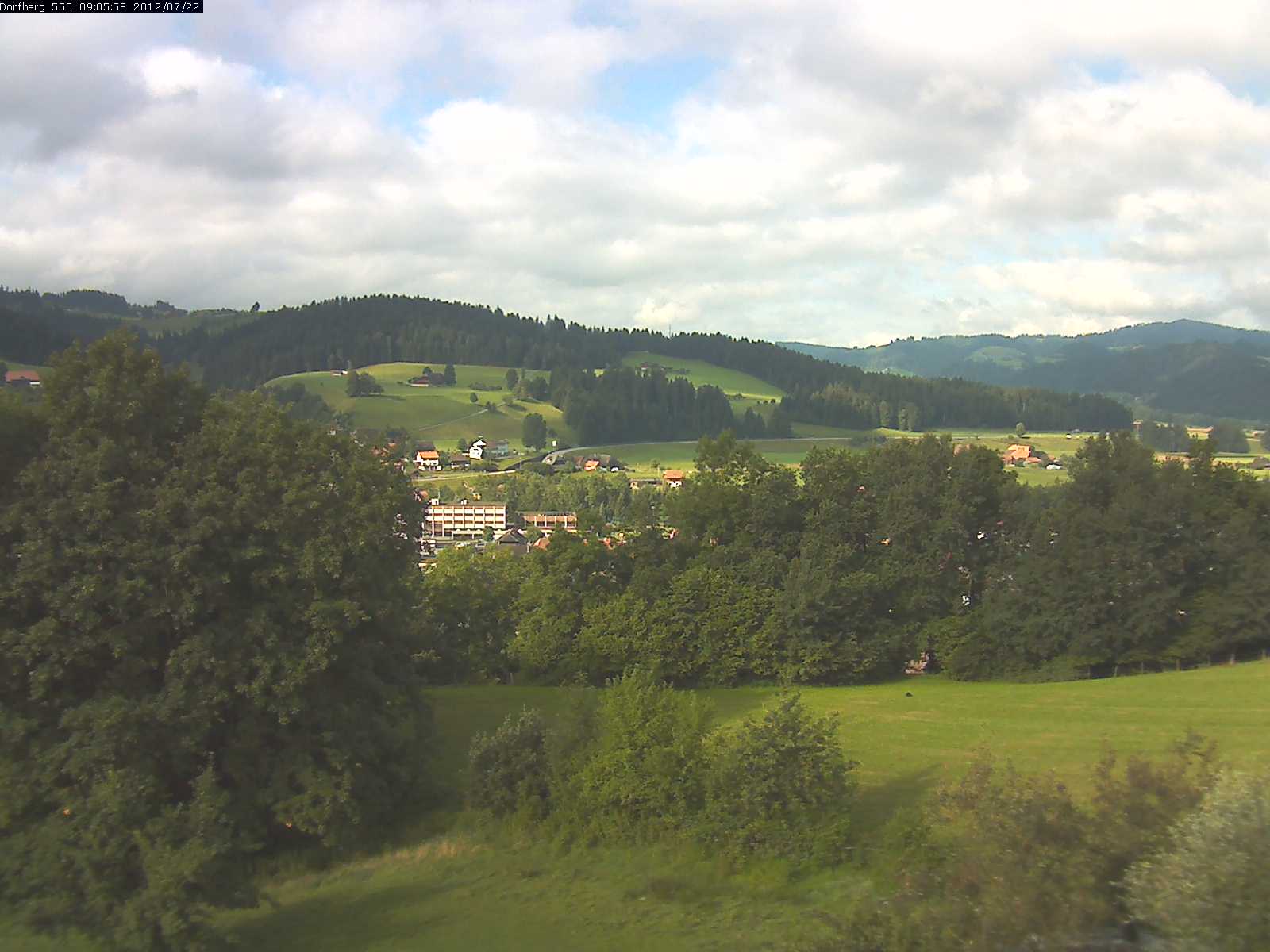 Webcam-Bild: Aussicht vom Dorfberg in Langnau 20120722-090600