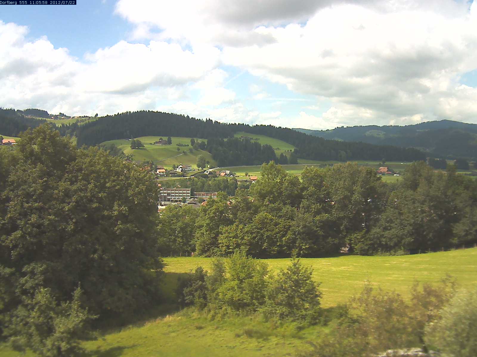 Webcam-Bild: Aussicht vom Dorfberg in Langnau 20120722-110600