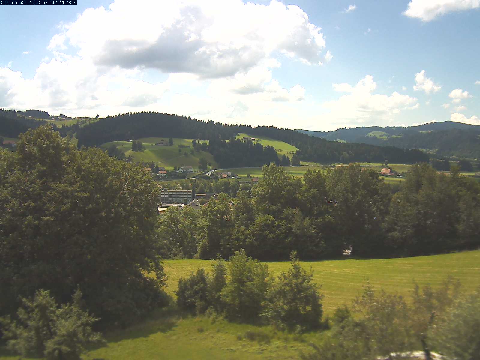 Webcam-Bild: Aussicht vom Dorfberg in Langnau 20120722-140600