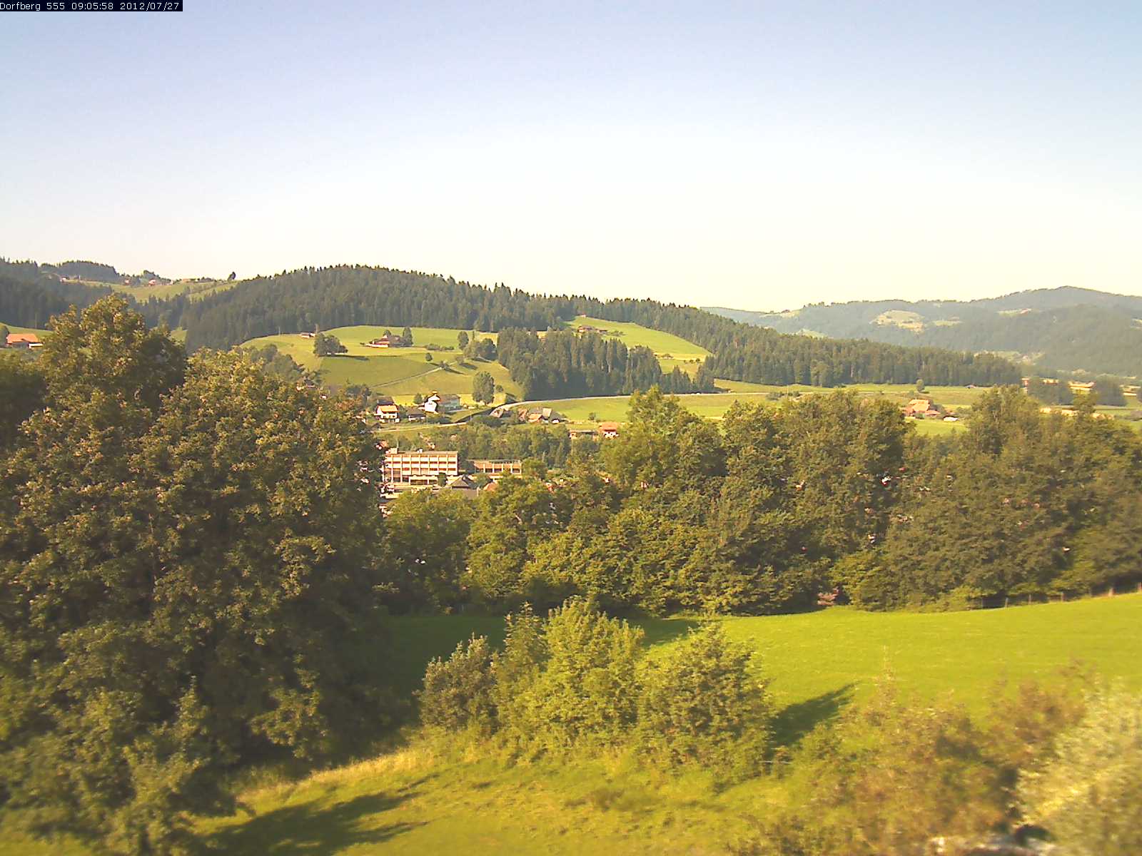Webcam-Bild: Aussicht vom Dorfberg in Langnau 20120727-090600