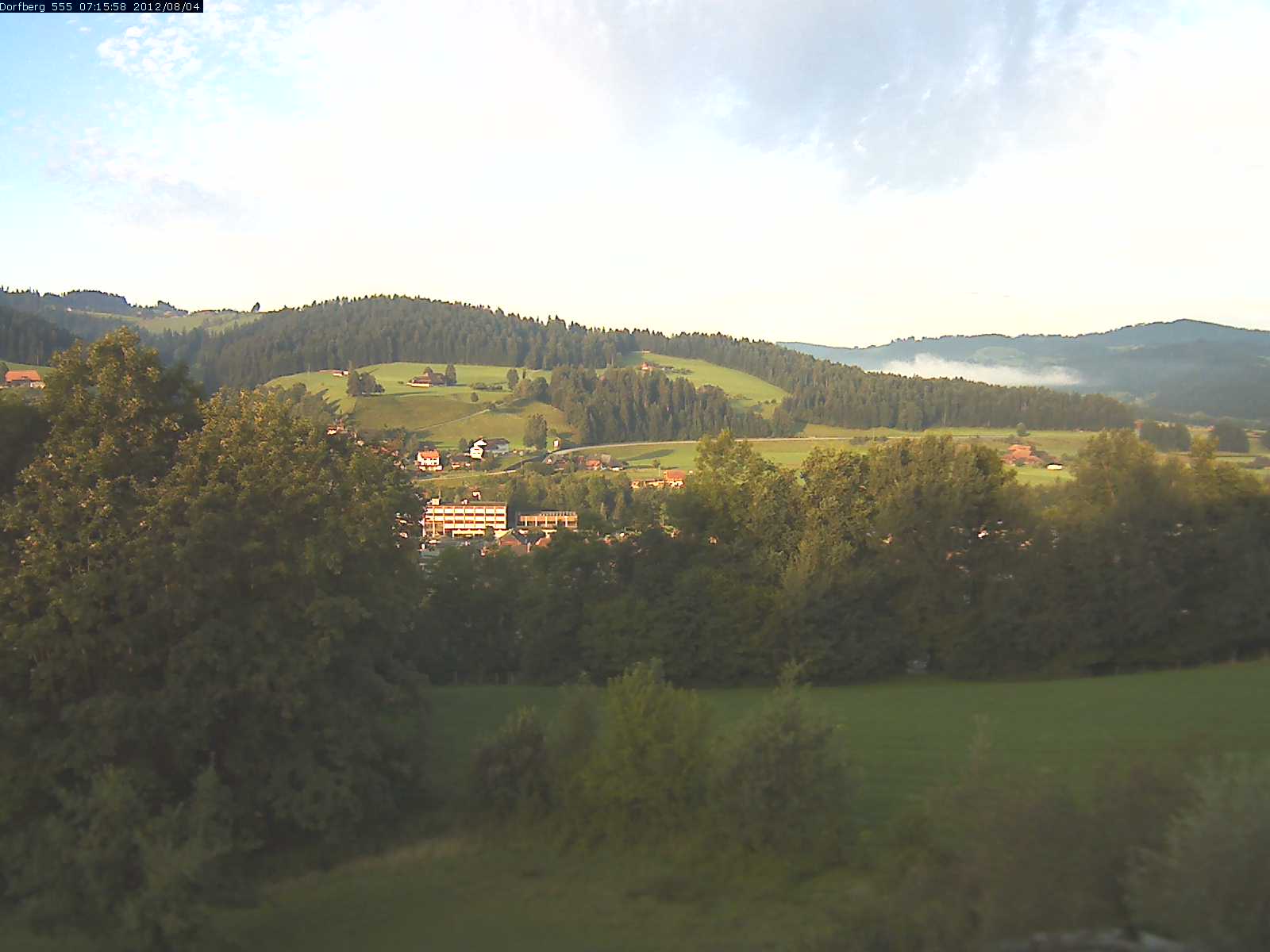 Webcam-Bild: Aussicht vom Dorfberg in Langnau 20120804-071600