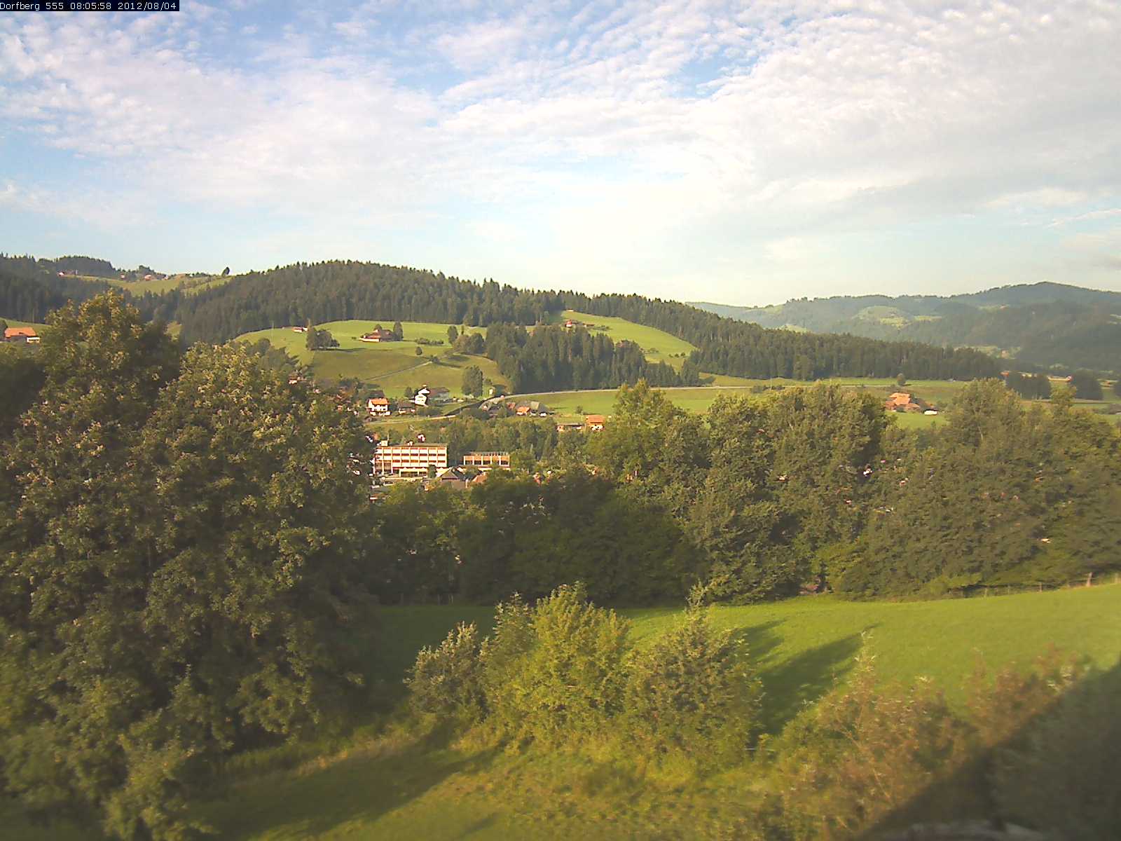 Webcam-Bild: Aussicht vom Dorfberg in Langnau 20120804-080600