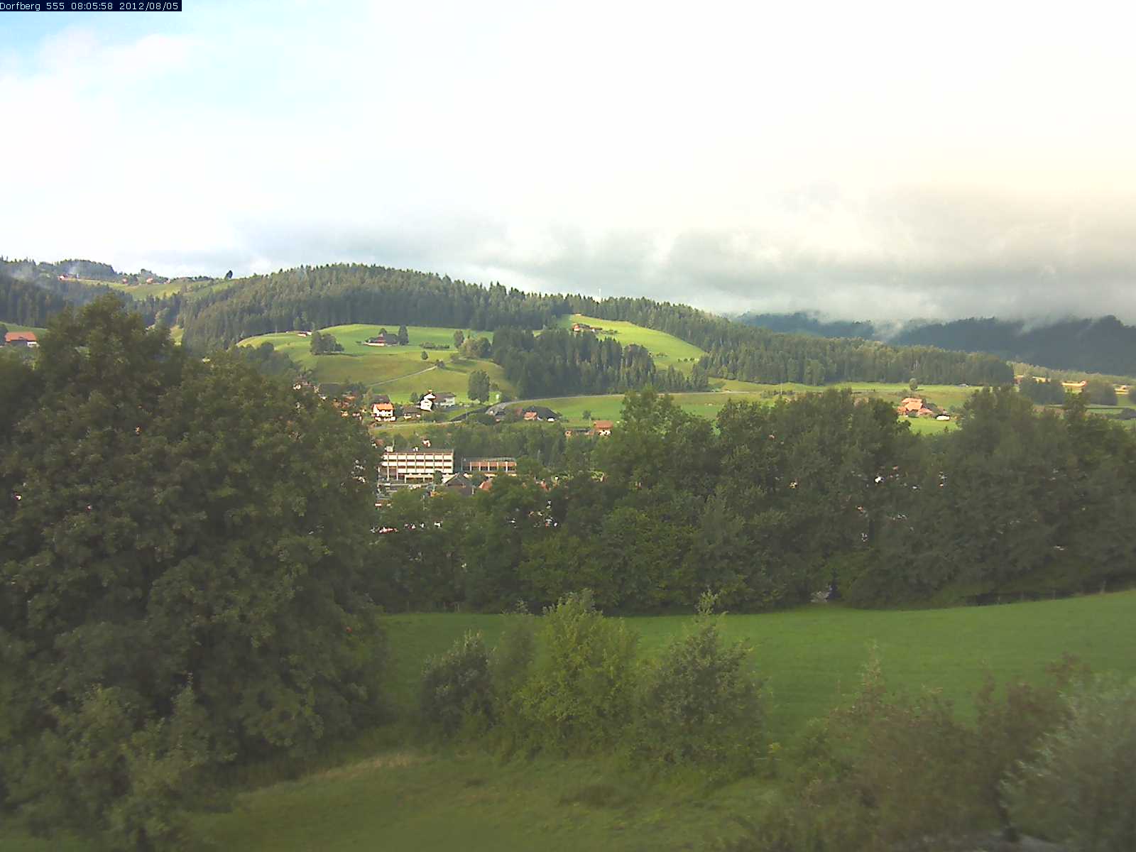 Webcam-Bild: Aussicht vom Dorfberg in Langnau 20120805-080600