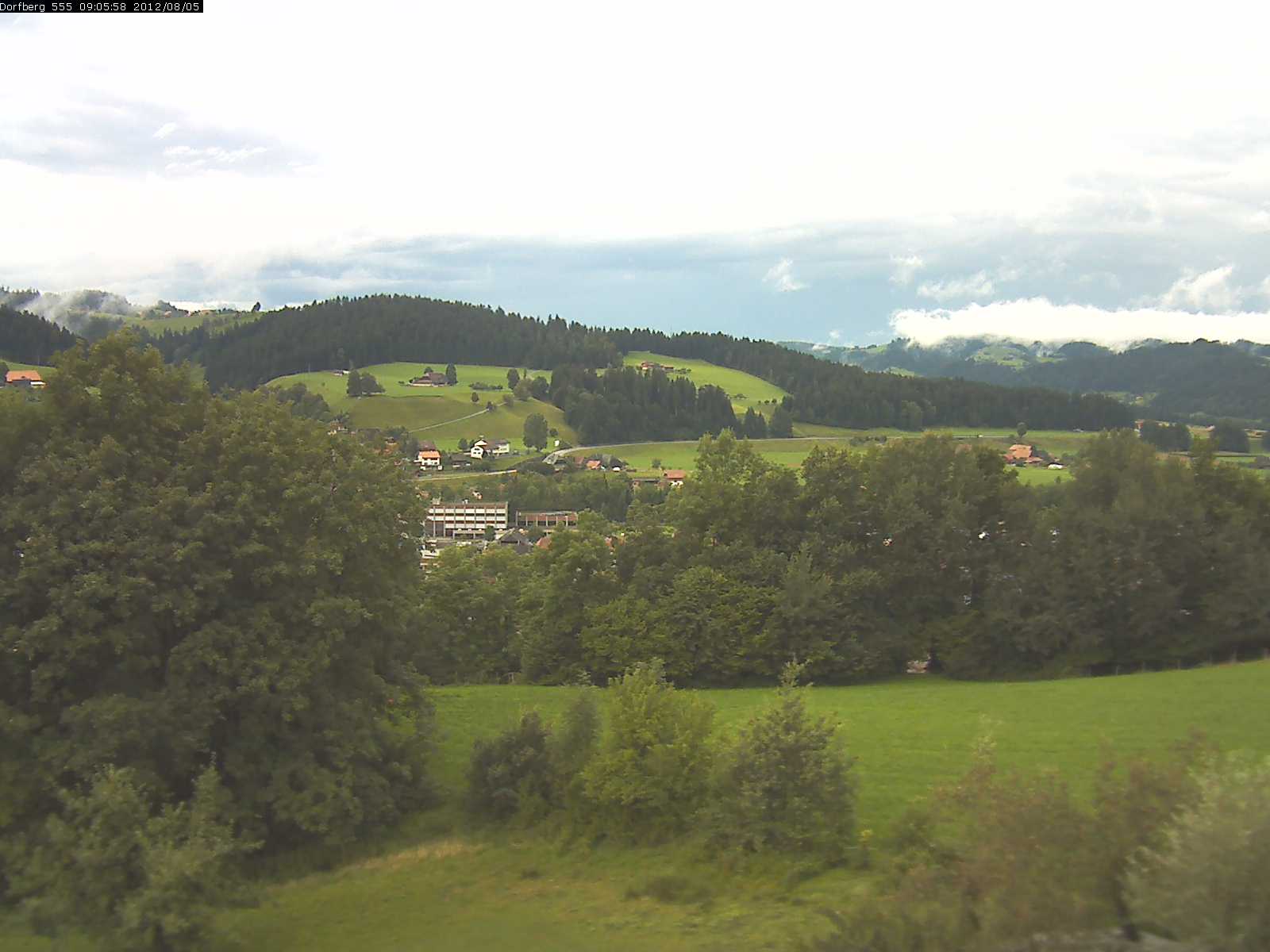 Webcam-Bild: Aussicht vom Dorfberg in Langnau 20120805-090600