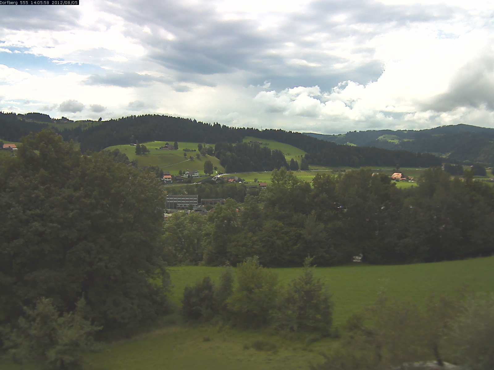 Webcam-Bild: Aussicht vom Dorfberg in Langnau 20120805-140600