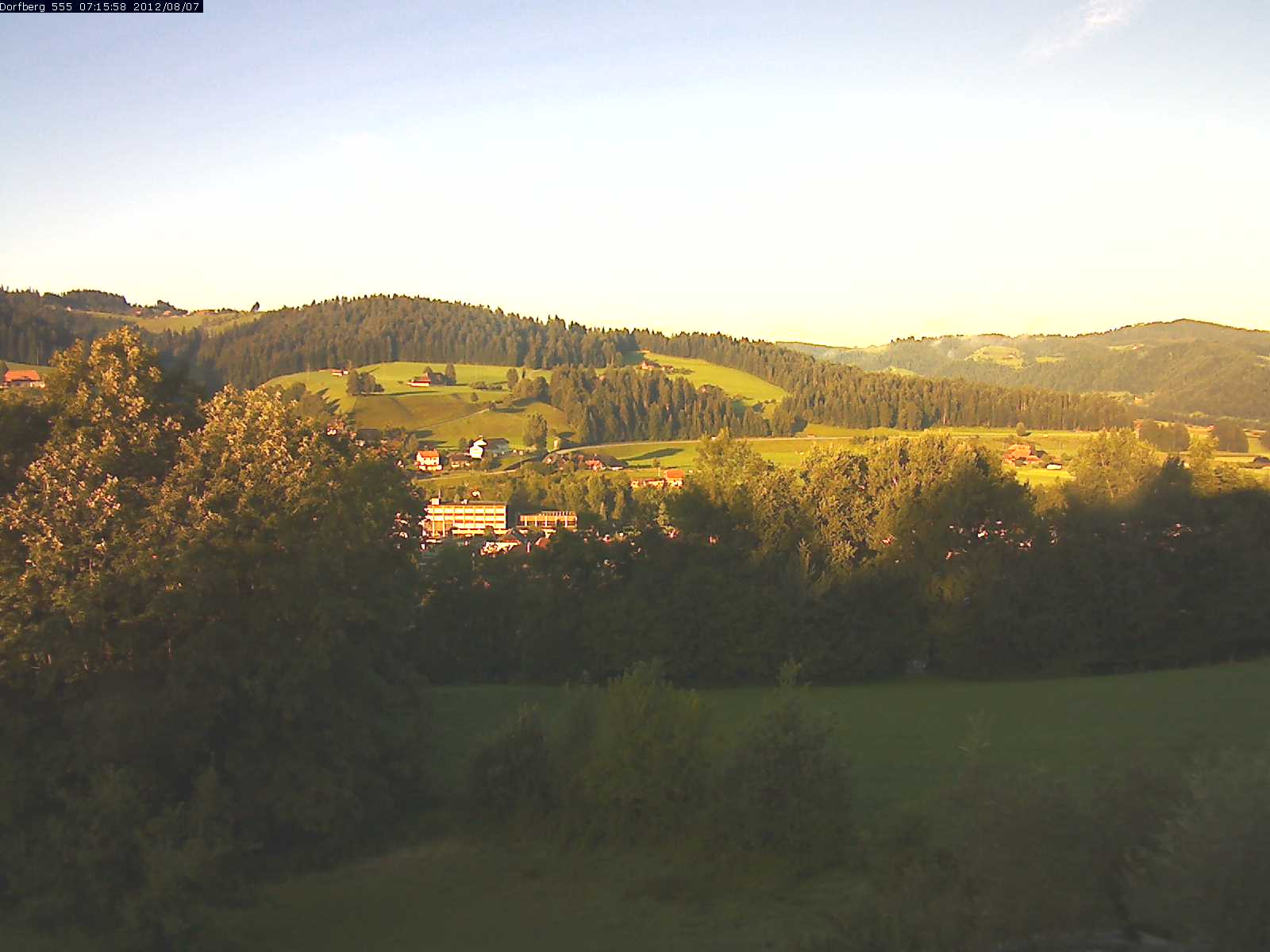 Webcam-Bild: Aussicht vom Dorfberg in Langnau 20120807-071600
