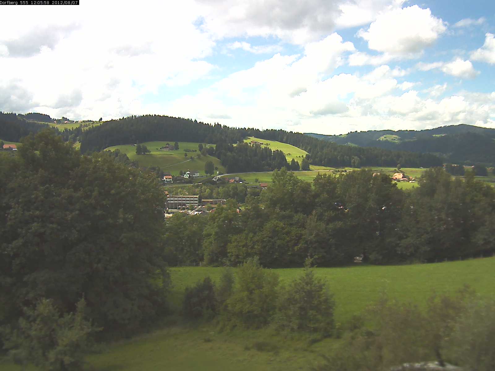 Webcam-Bild: Aussicht vom Dorfberg in Langnau 20120807-120600