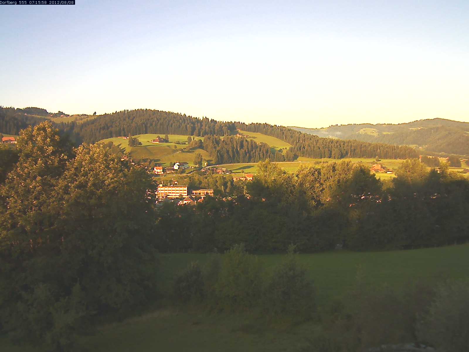 Webcam-Bild: Aussicht vom Dorfberg in Langnau 20120808-071600