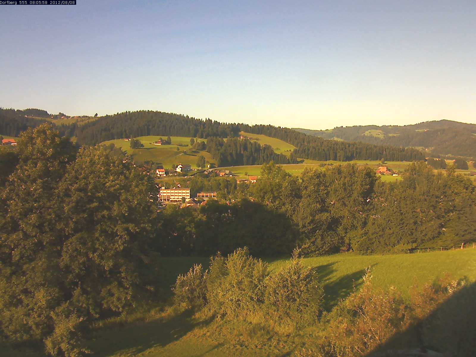 Webcam-Bild: Aussicht vom Dorfberg in Langnau 20120808-080600