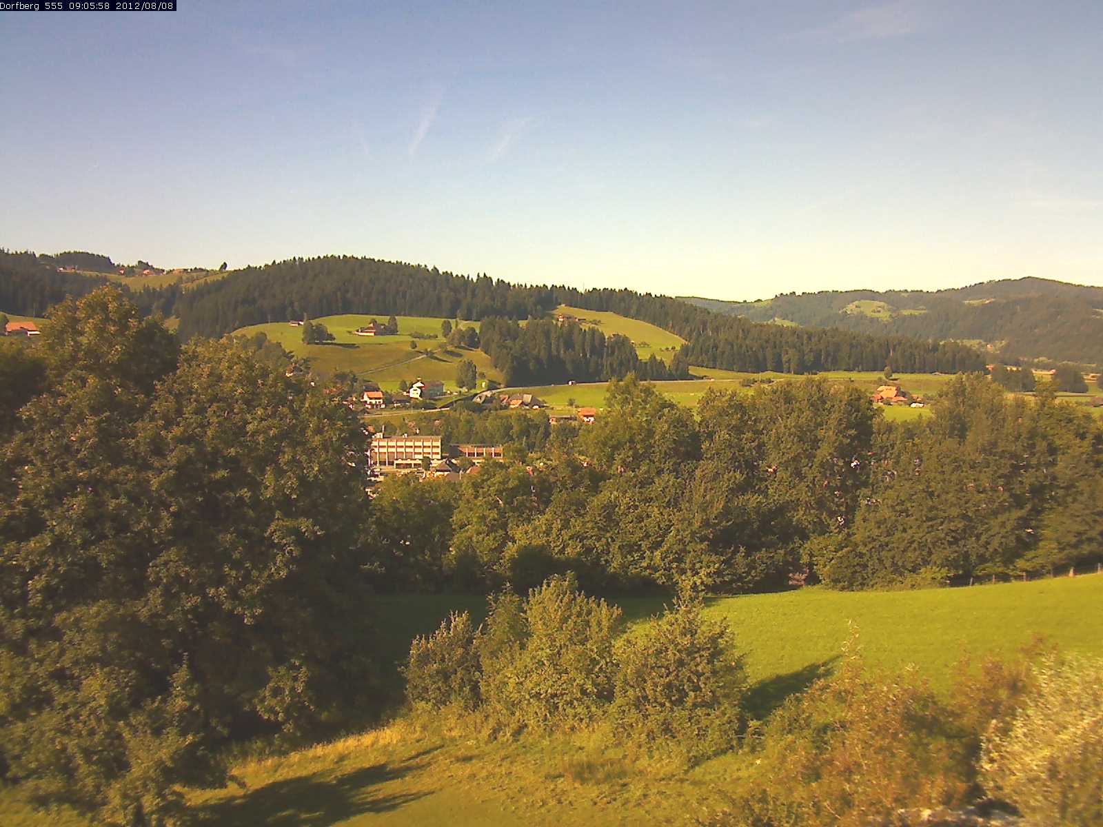 Webcam-Bild: Aussicht vom Dorfberg in Langnau 20120808-090600