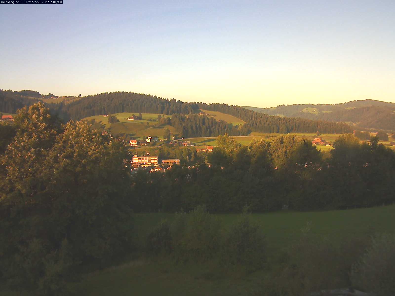 Webcam-Bild: Aussicht vom Dorfberg in Langnau 20120810-071600