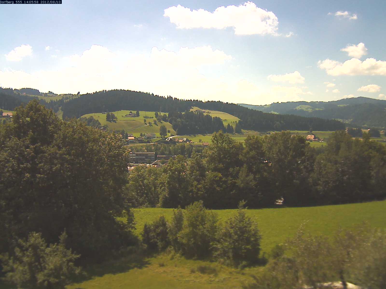 Webcam-Bild: Aussicht vom Dorfberg in Langnau 20120810-140600