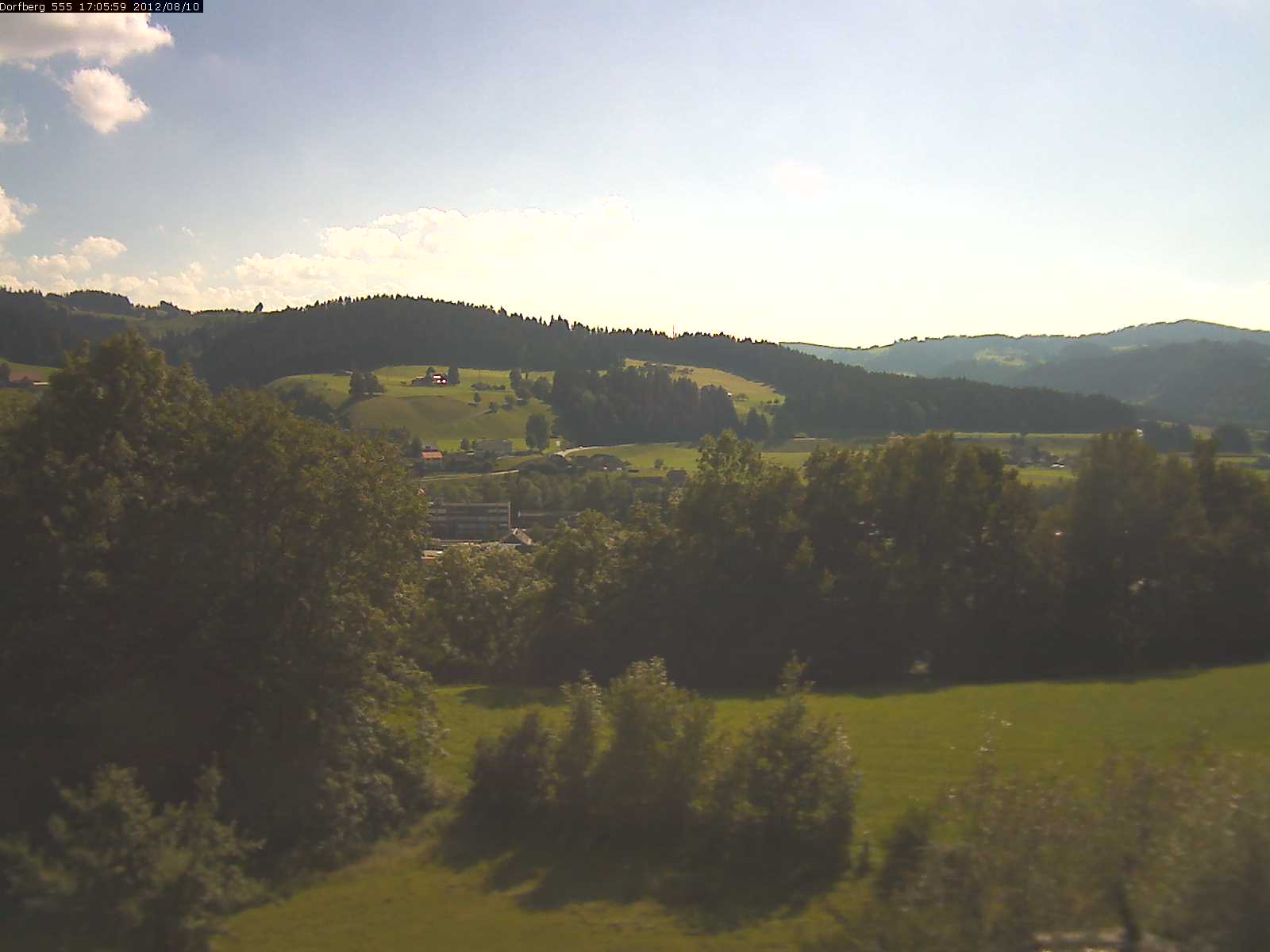 Webcam-Bild: Aussicht vom Dorfberg in Langnau 20120810-170600