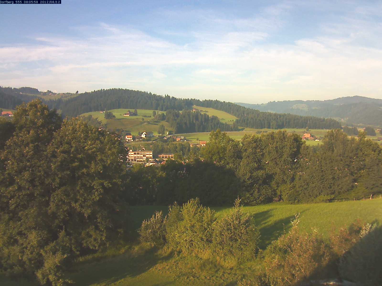 Webcam-Bild: Aussicht vom Dorfberg in Langnau 20120812-080600