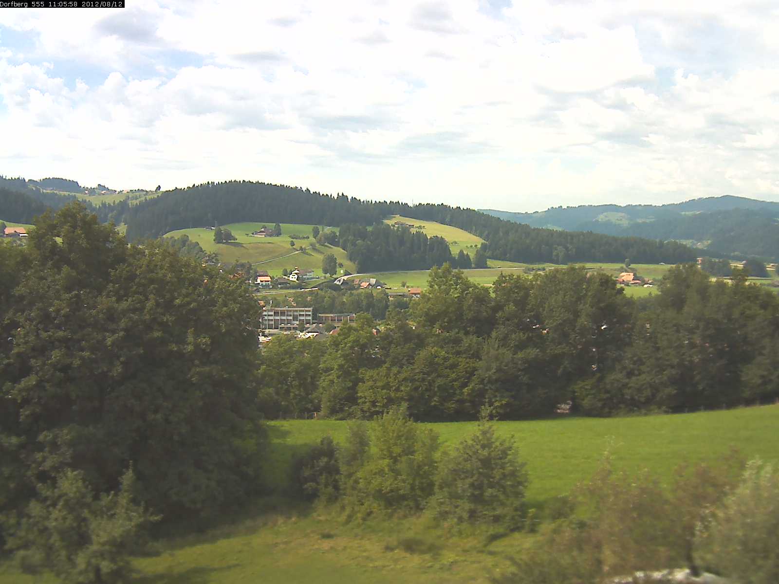 Webcam-Bild: Aussicht vom Dorfberg in Langnau 20120812-110600