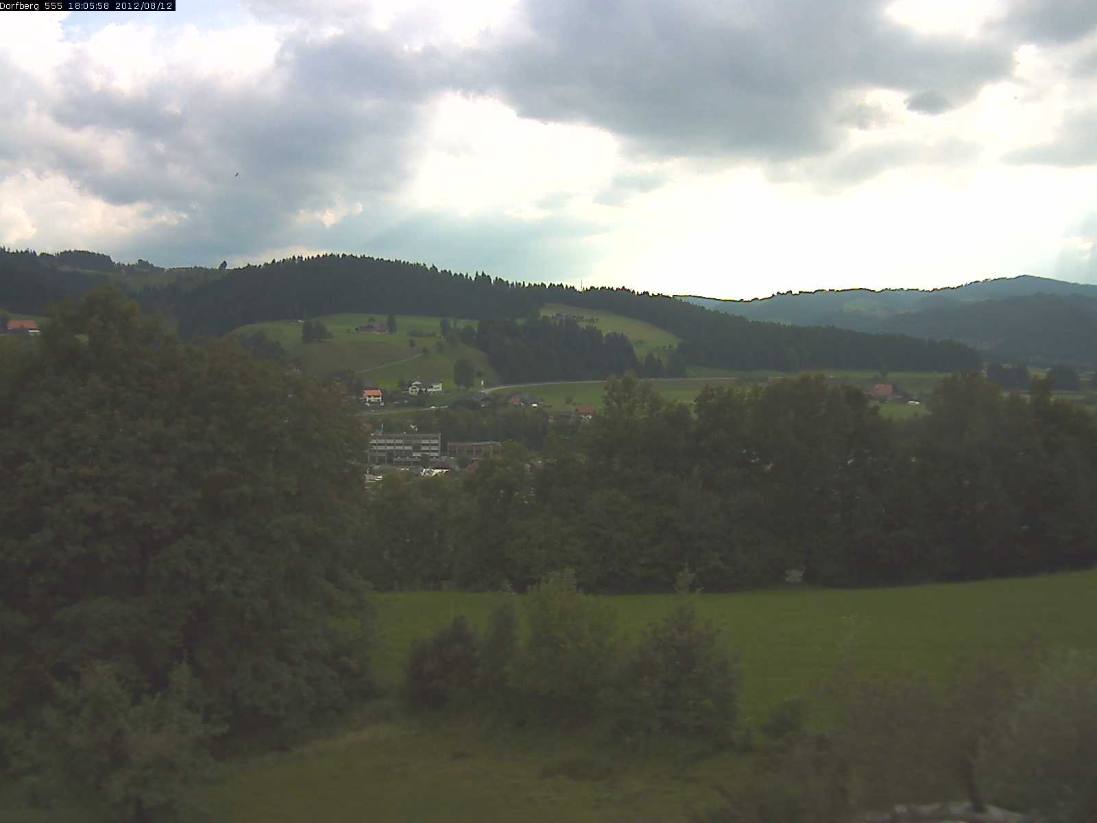 Webcam-Bild: Aussicht vom Dorfberg in Langnau 20120812-180600