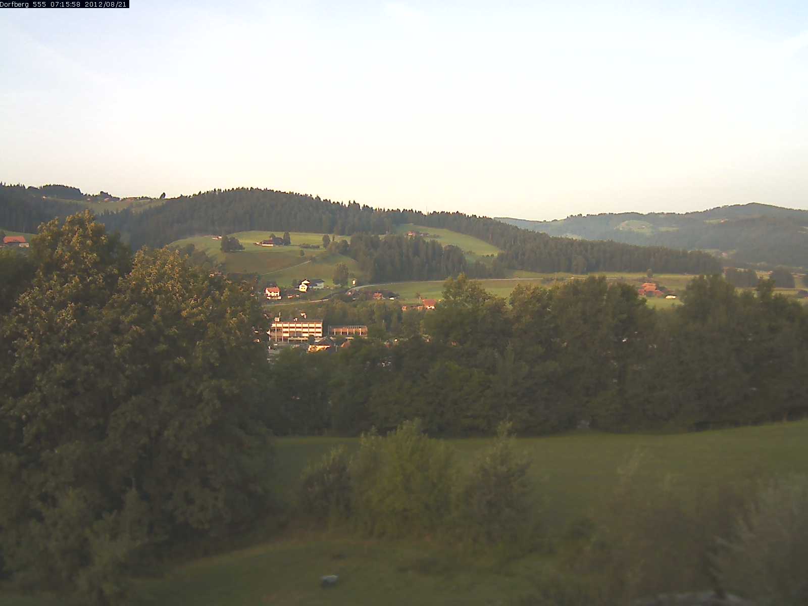 Webcam-Bild: Aussicht vom Dorfberg in Langnau 20120821-071600