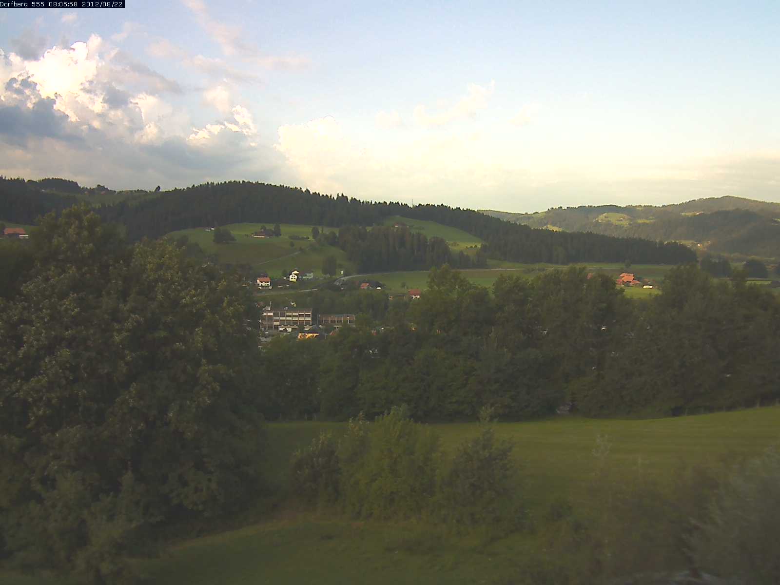 Webcam-Bild: Aussicht vom Dorfberg in Langnau 20120822-080600