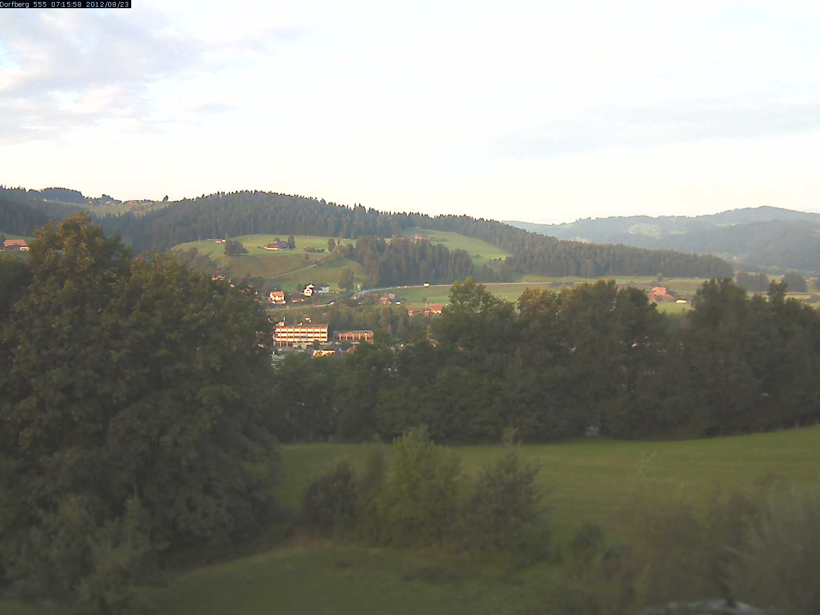 Webcam-Bild: Aussicht vom Dorfberg in Langnau 20120823-071600