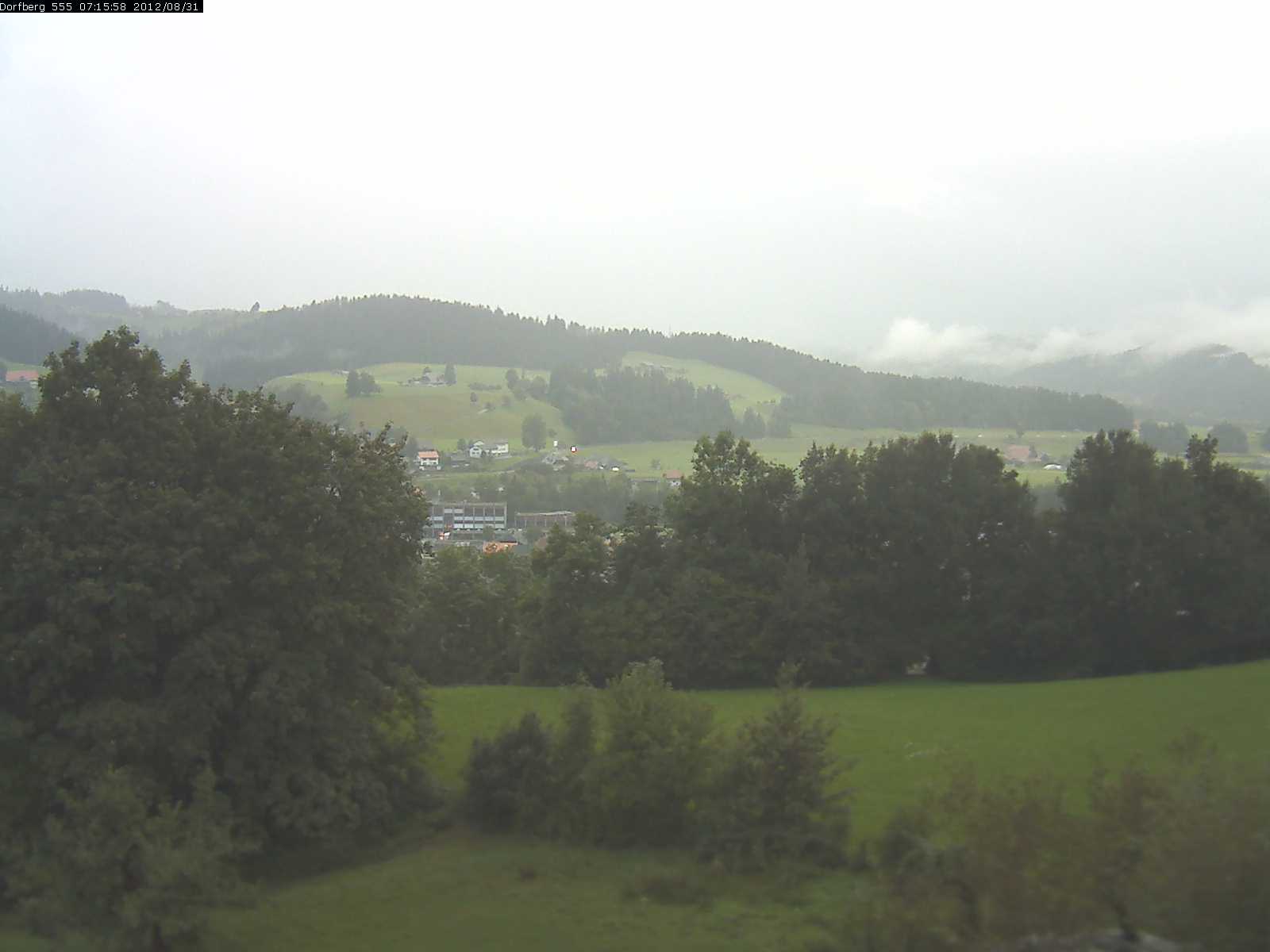 Webcam-Bild: Aussicht vom Dorfberg in Langnau 20120831-071600