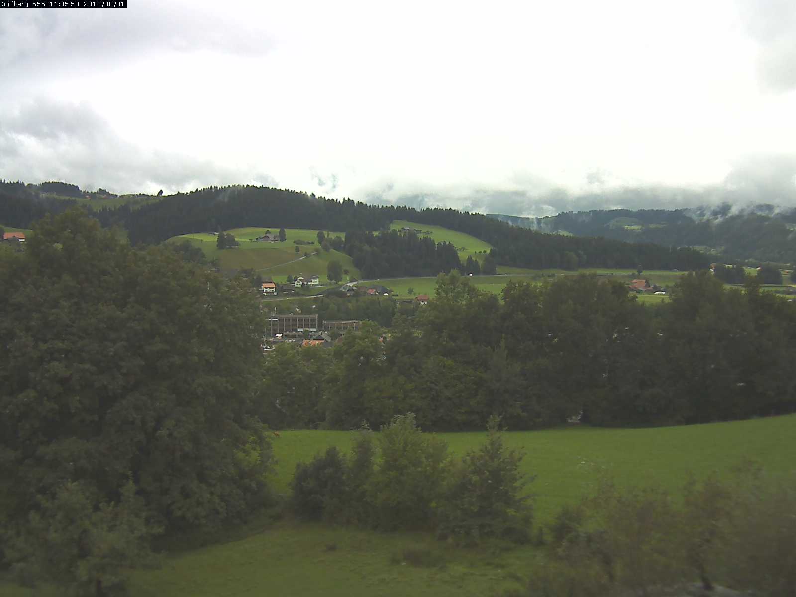 Webcam-Bild: Aussicht vom Dorfberg in Langnau 20120831-110600