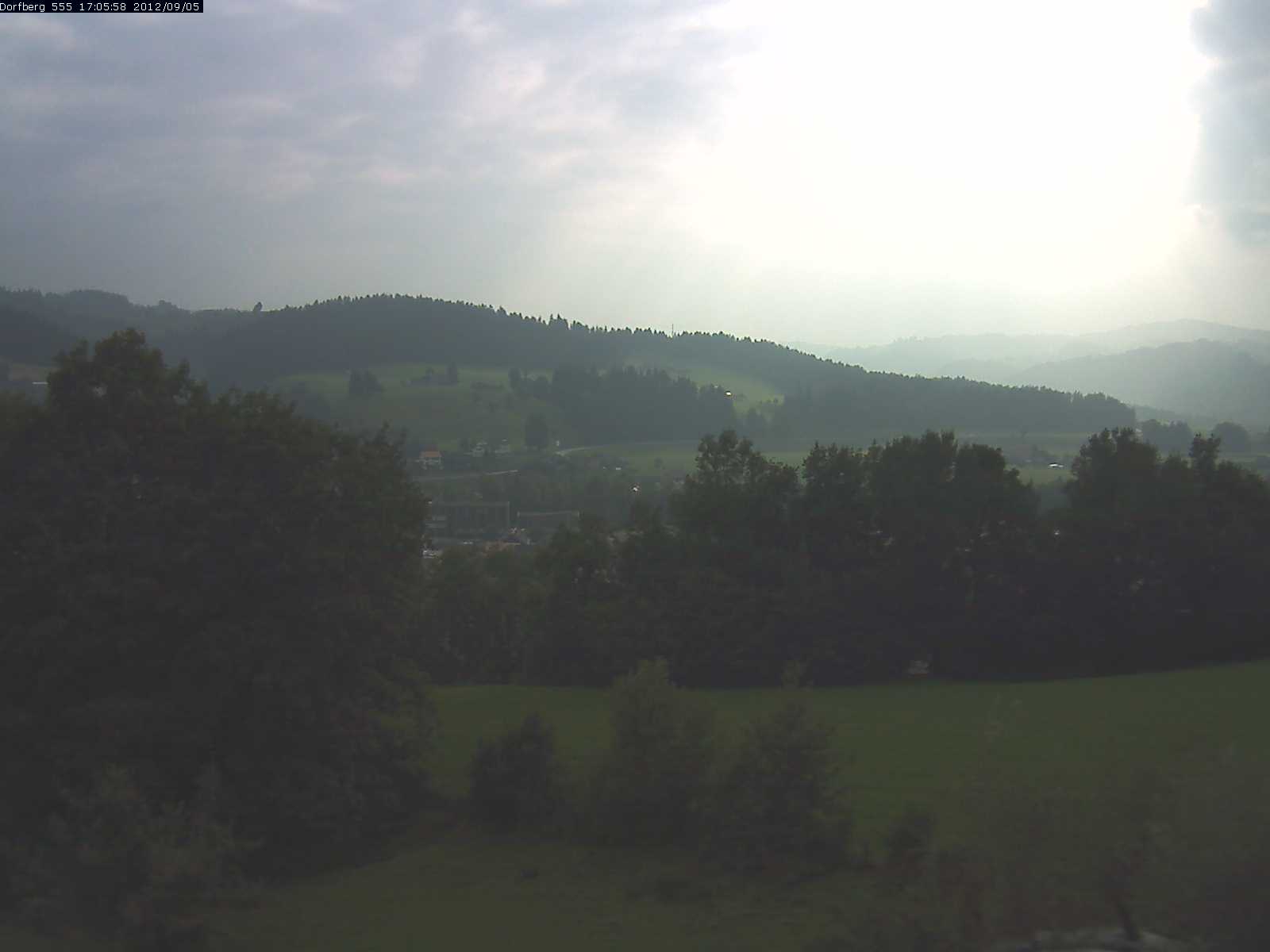 Webcam-Bild: Aussicht vom Dorfberg in Langnau 20120905-170600