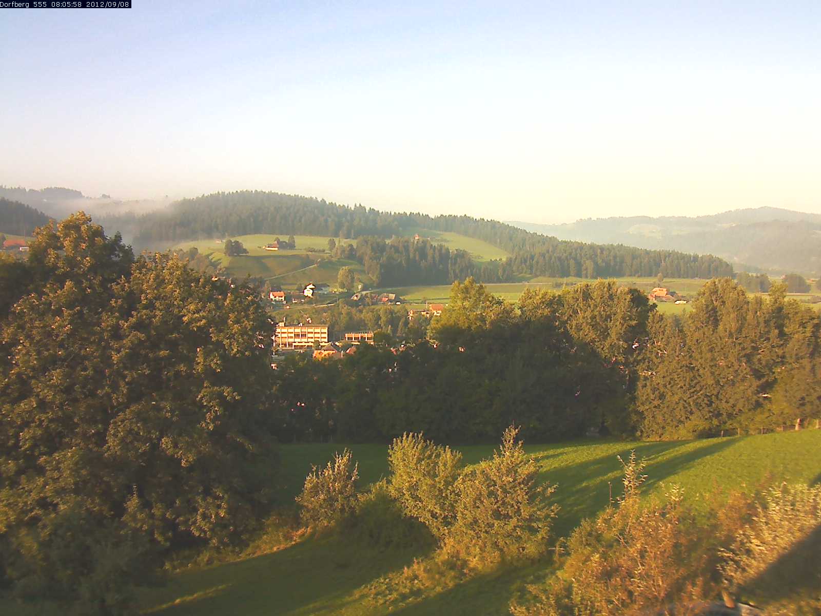 Webcam-Bild: Aussicht vom Dorfberg in Langnau 20120908-080600